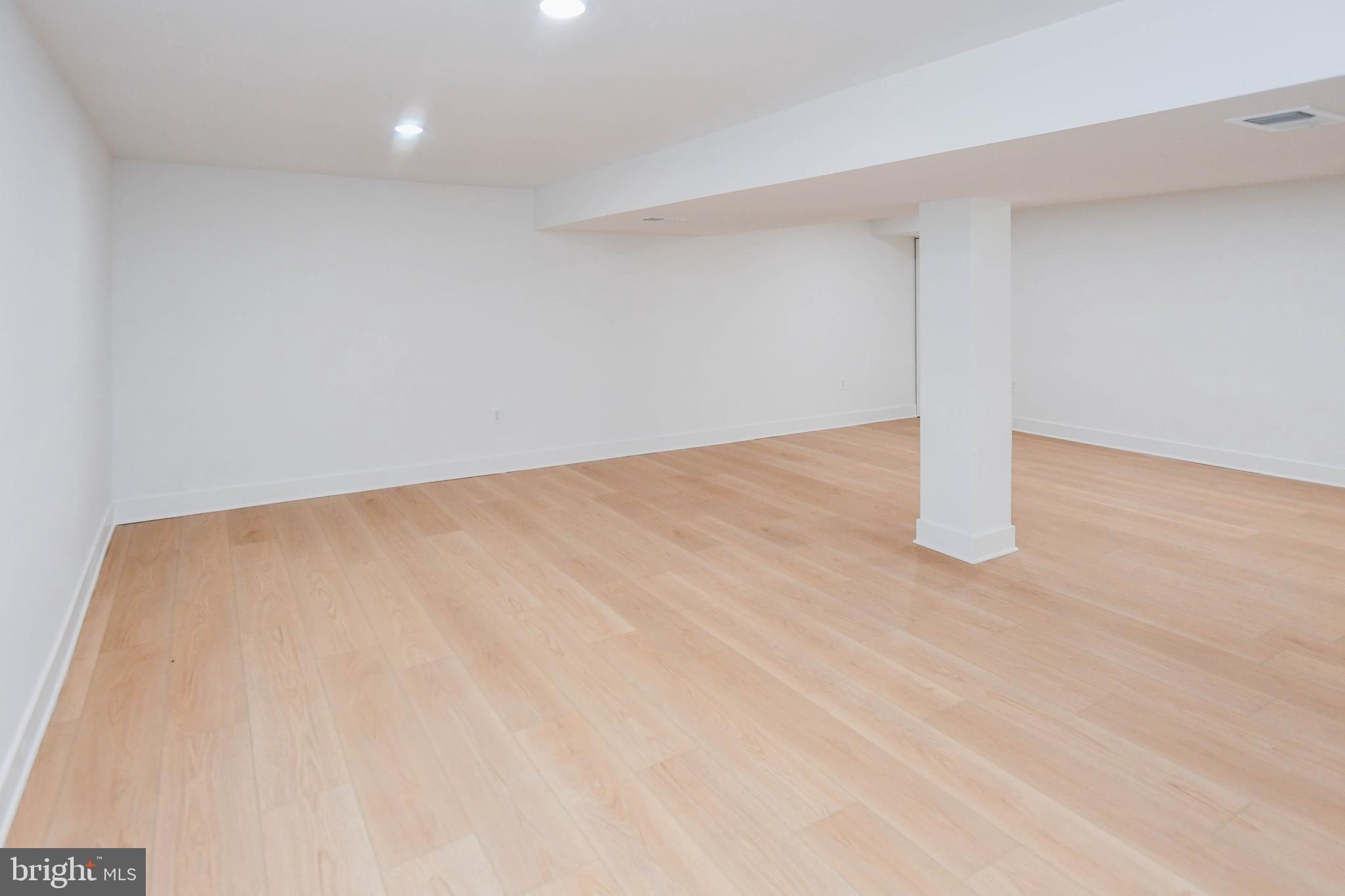 CALVERTON - Residential