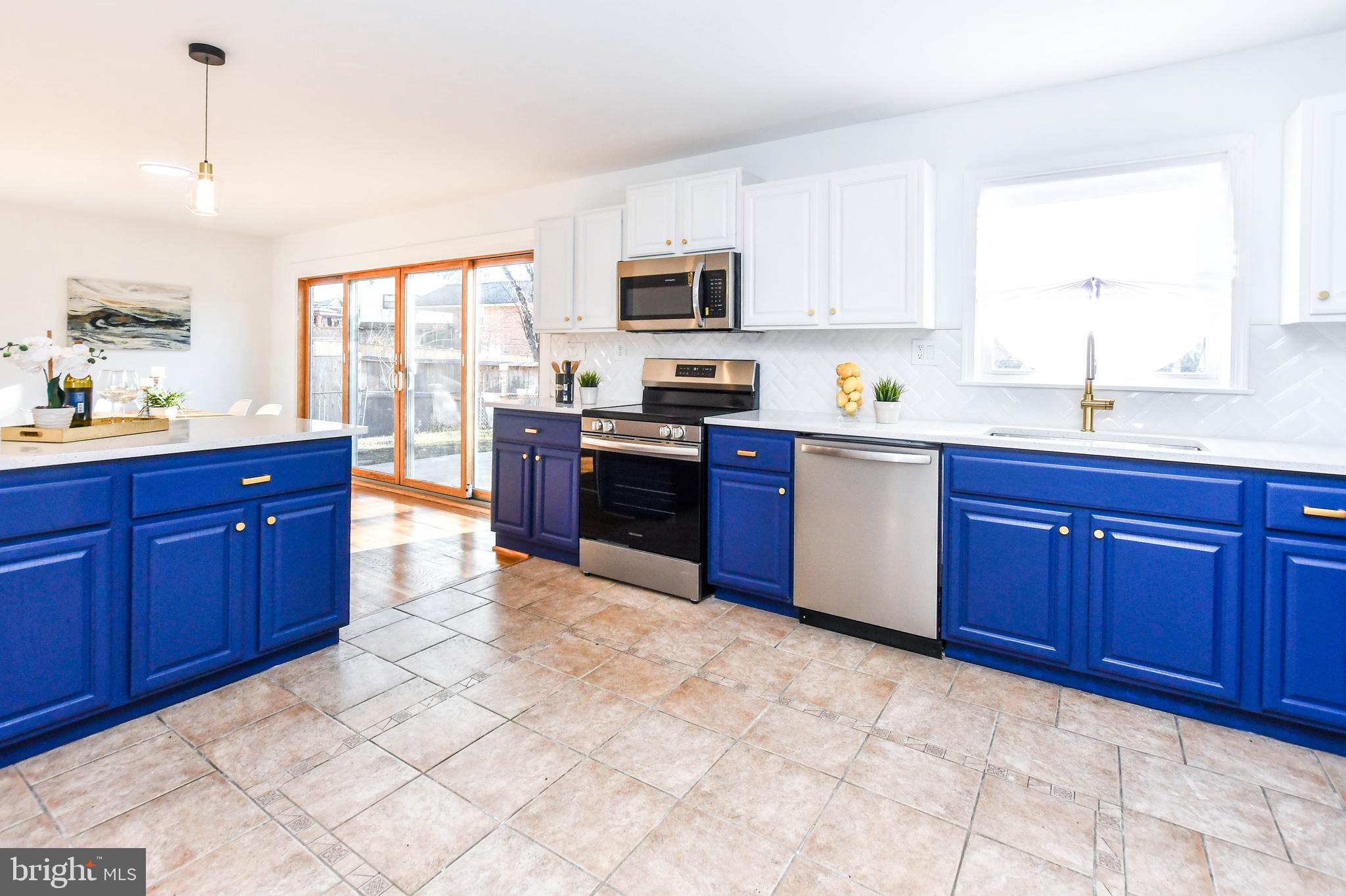 CALVERTON - Residential