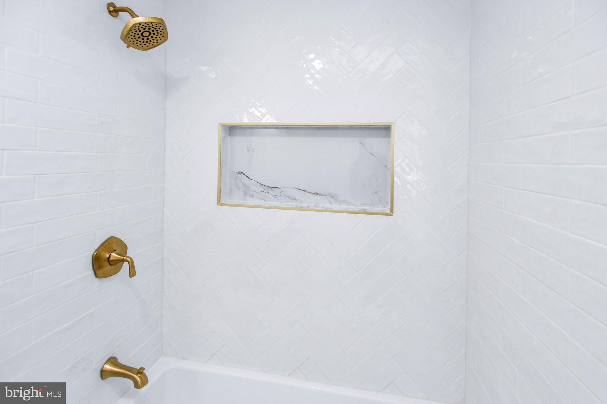 CALVERTON - Residential