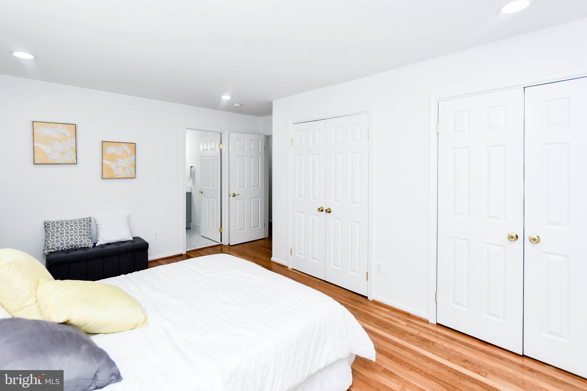 CALVERTON - Residential