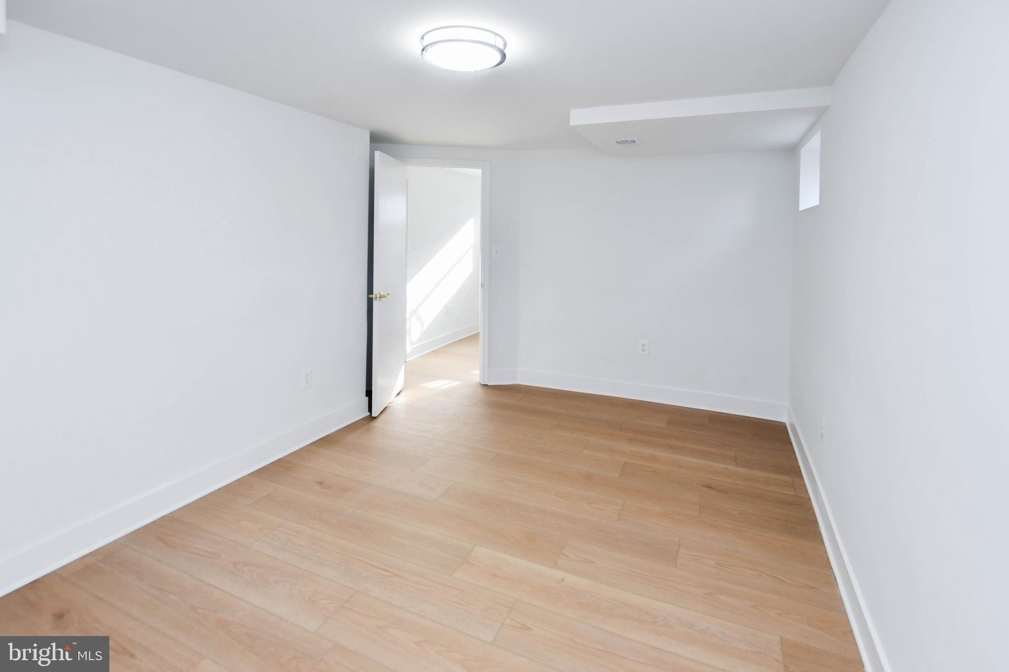 CALVERTON - Residential