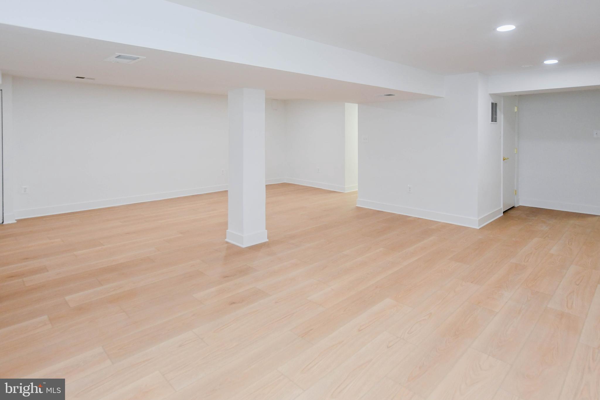 CALVERTON - Residential