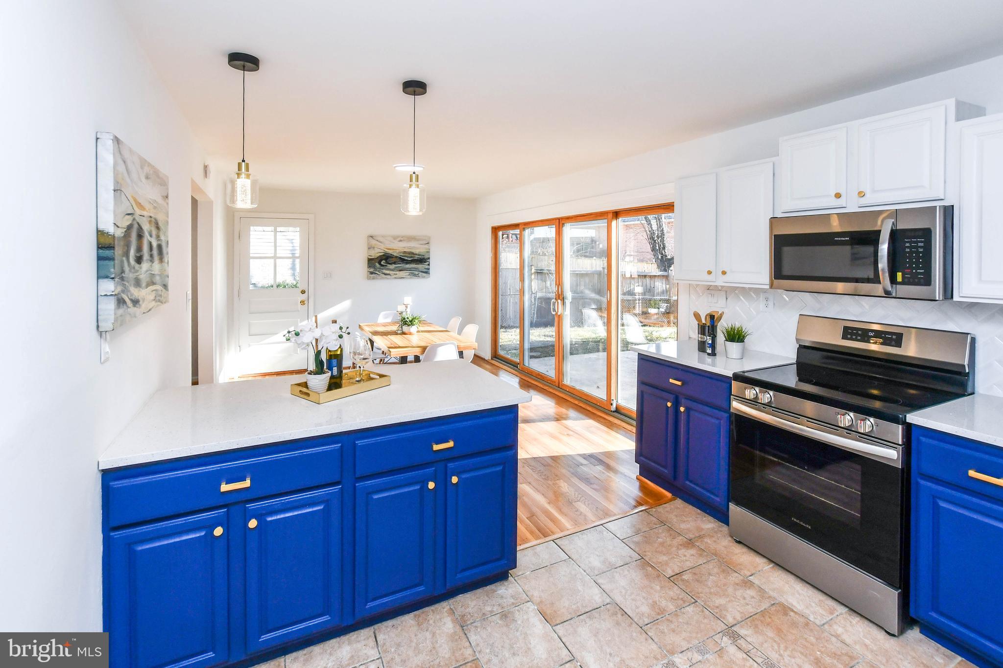 CALVERTON - Residential