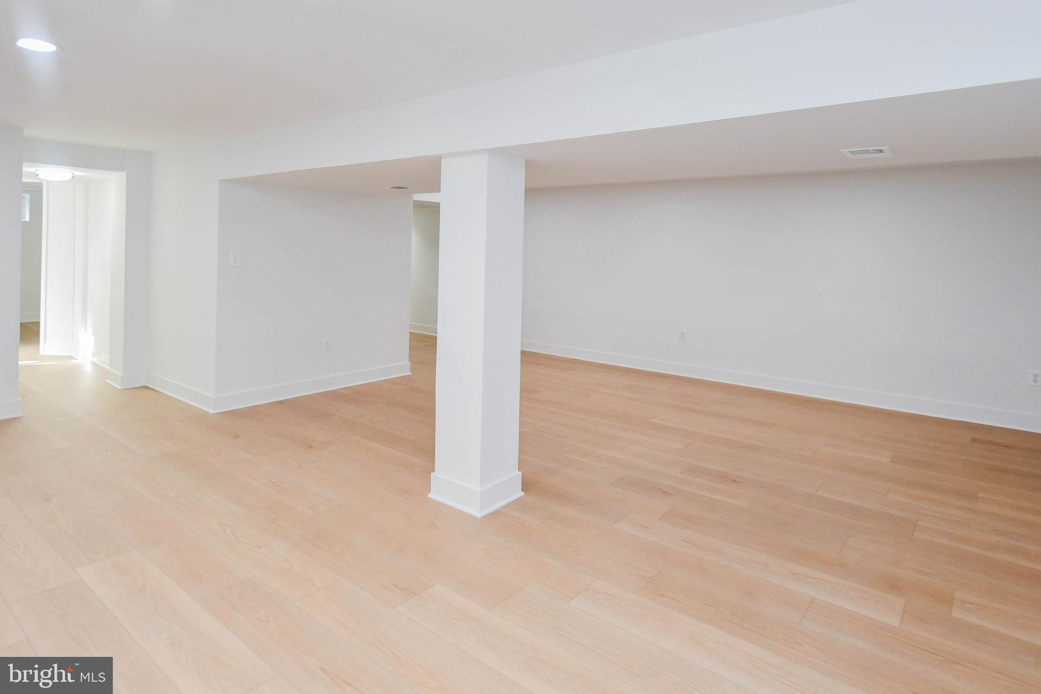 CALVERTON - Residential