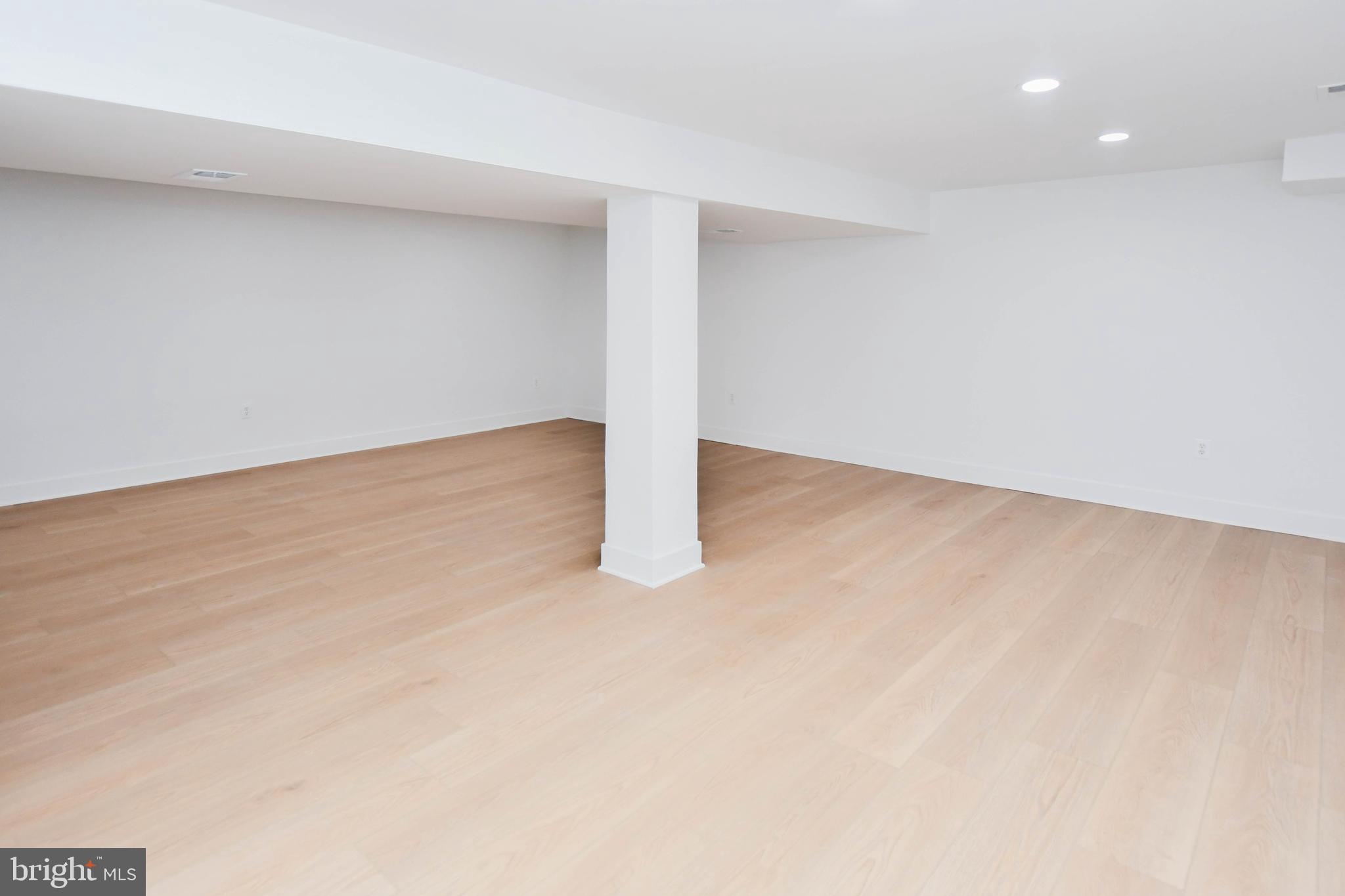 CALVERTON - Residential