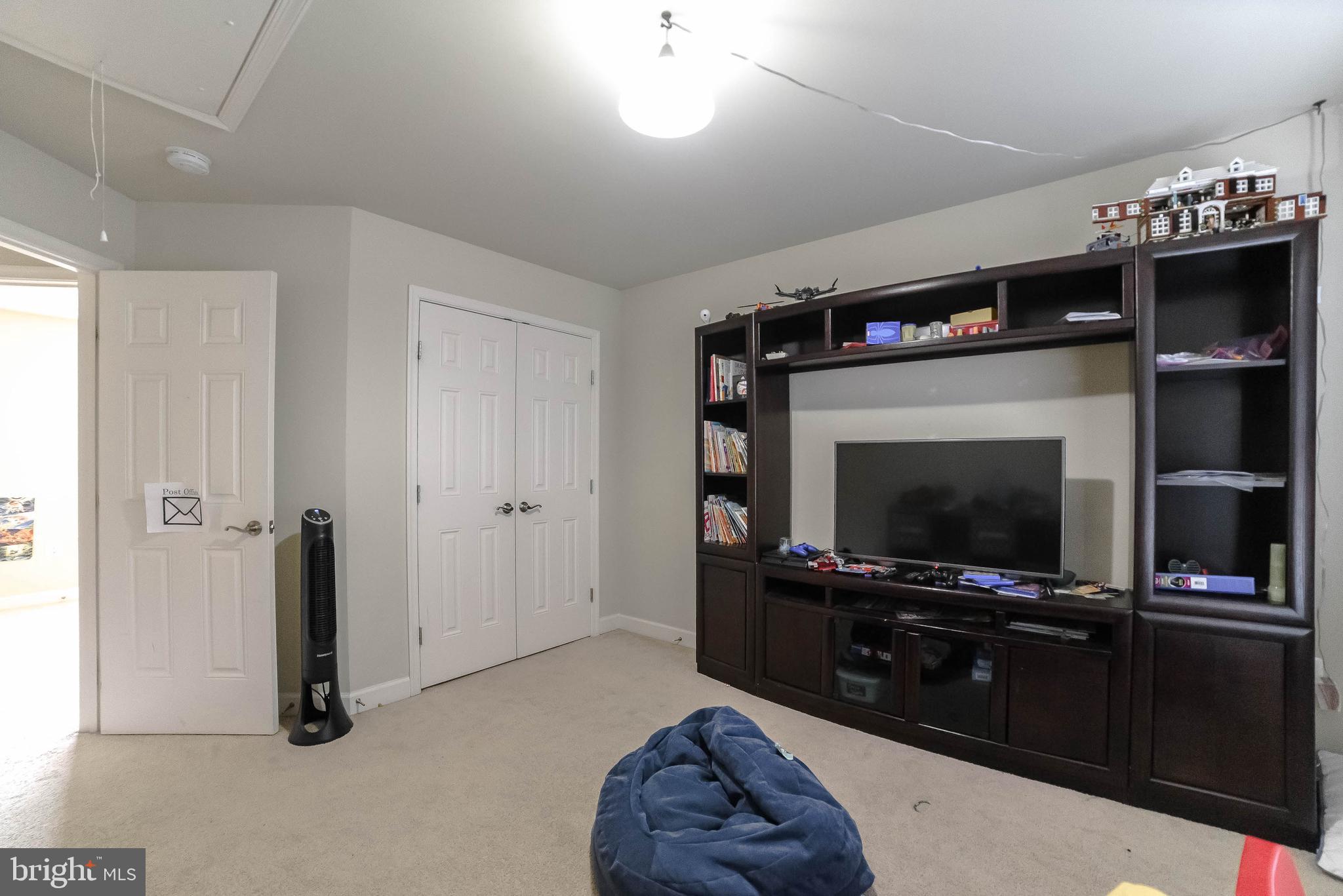 ACADEMY HILLS - Residential Lease