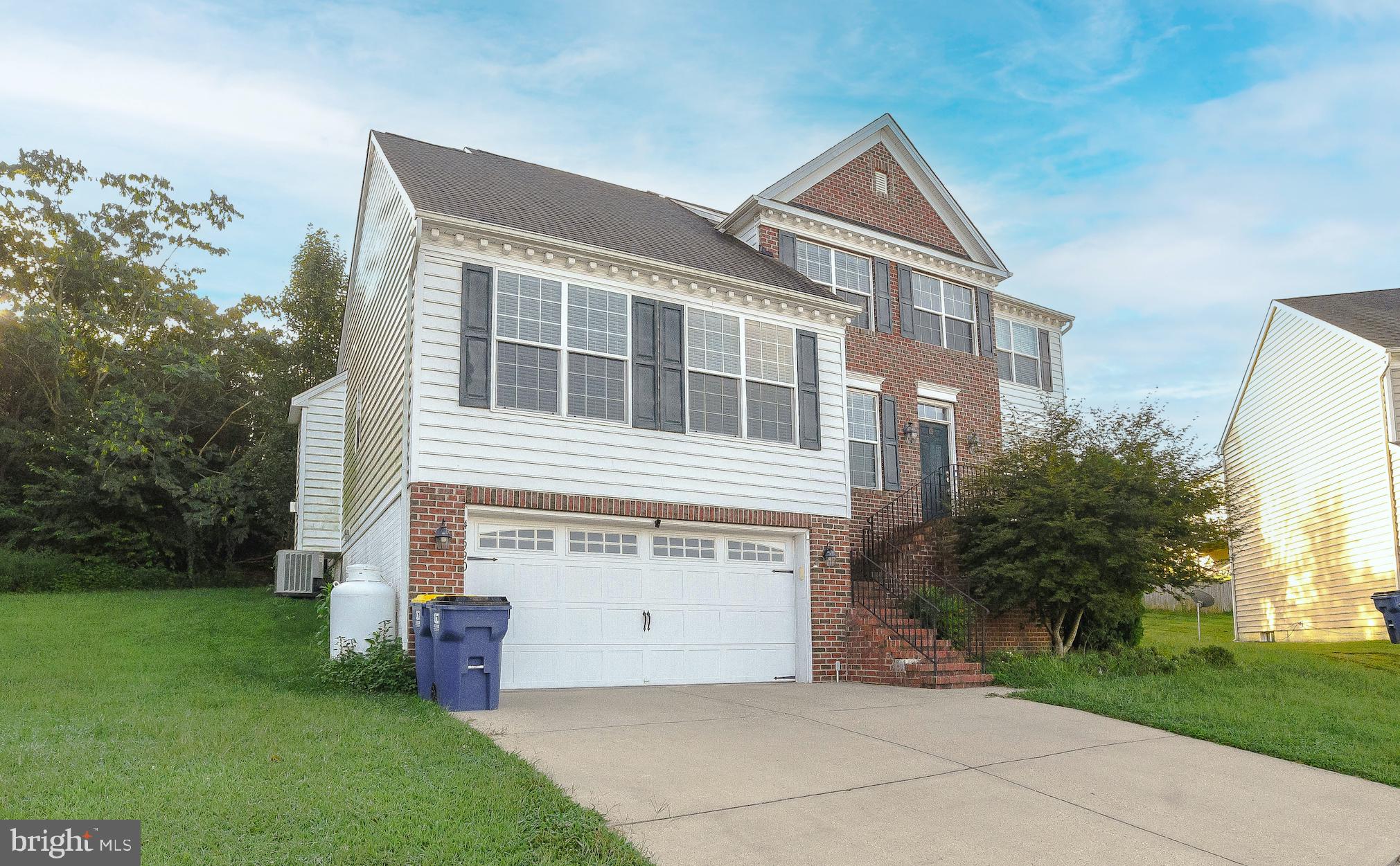 ACADEMY HILLS - Residential Lease