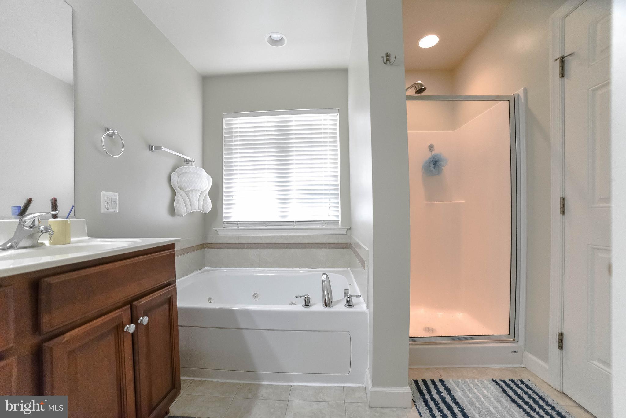 ACADEMY HILLS - Residential Lease