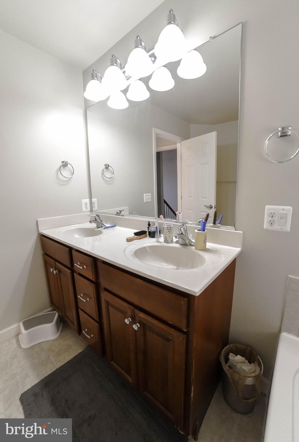 ACADEMY HILLS - Residential Lease