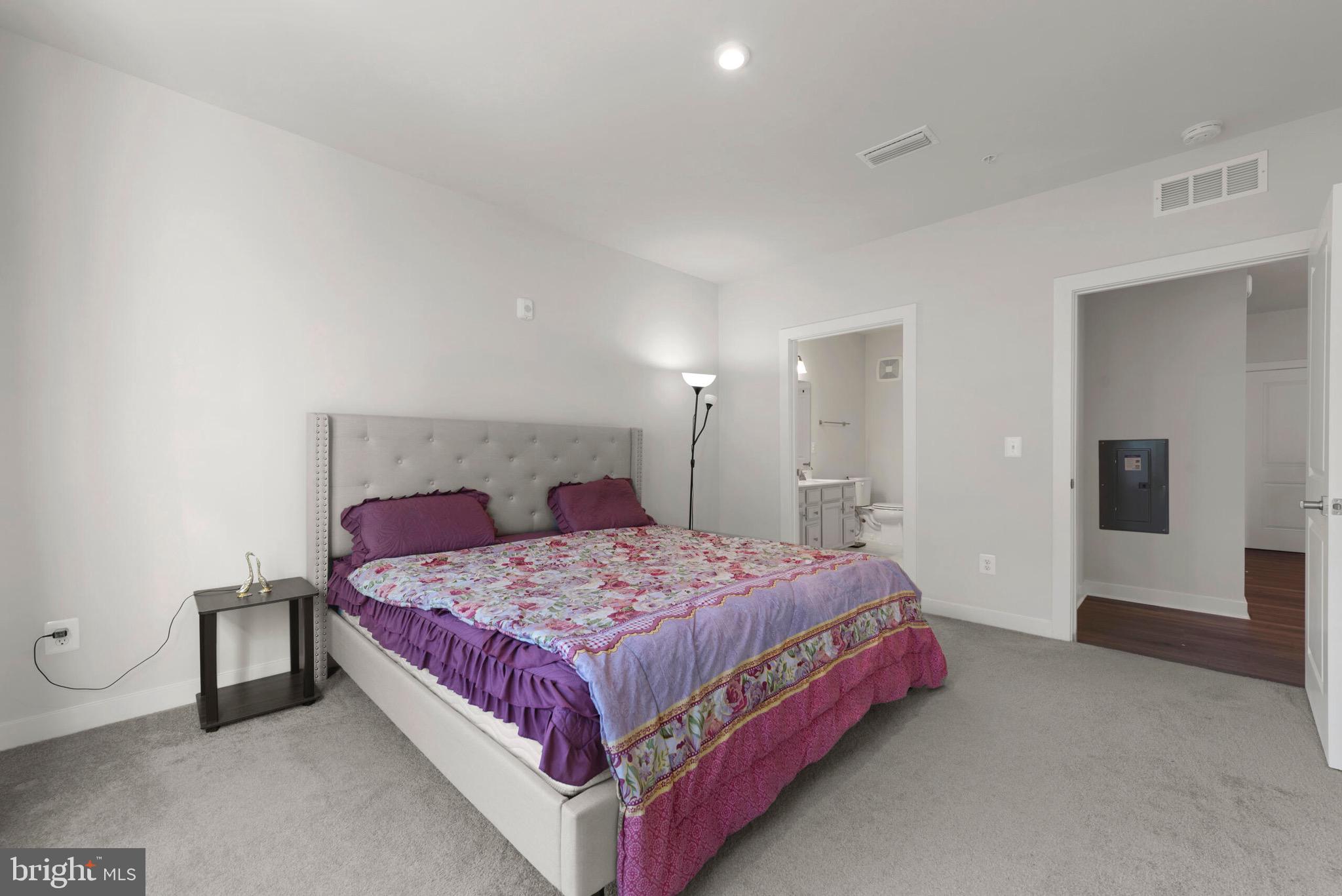 LOUDOUN VIEW CONDO FLATS - Residential Lease