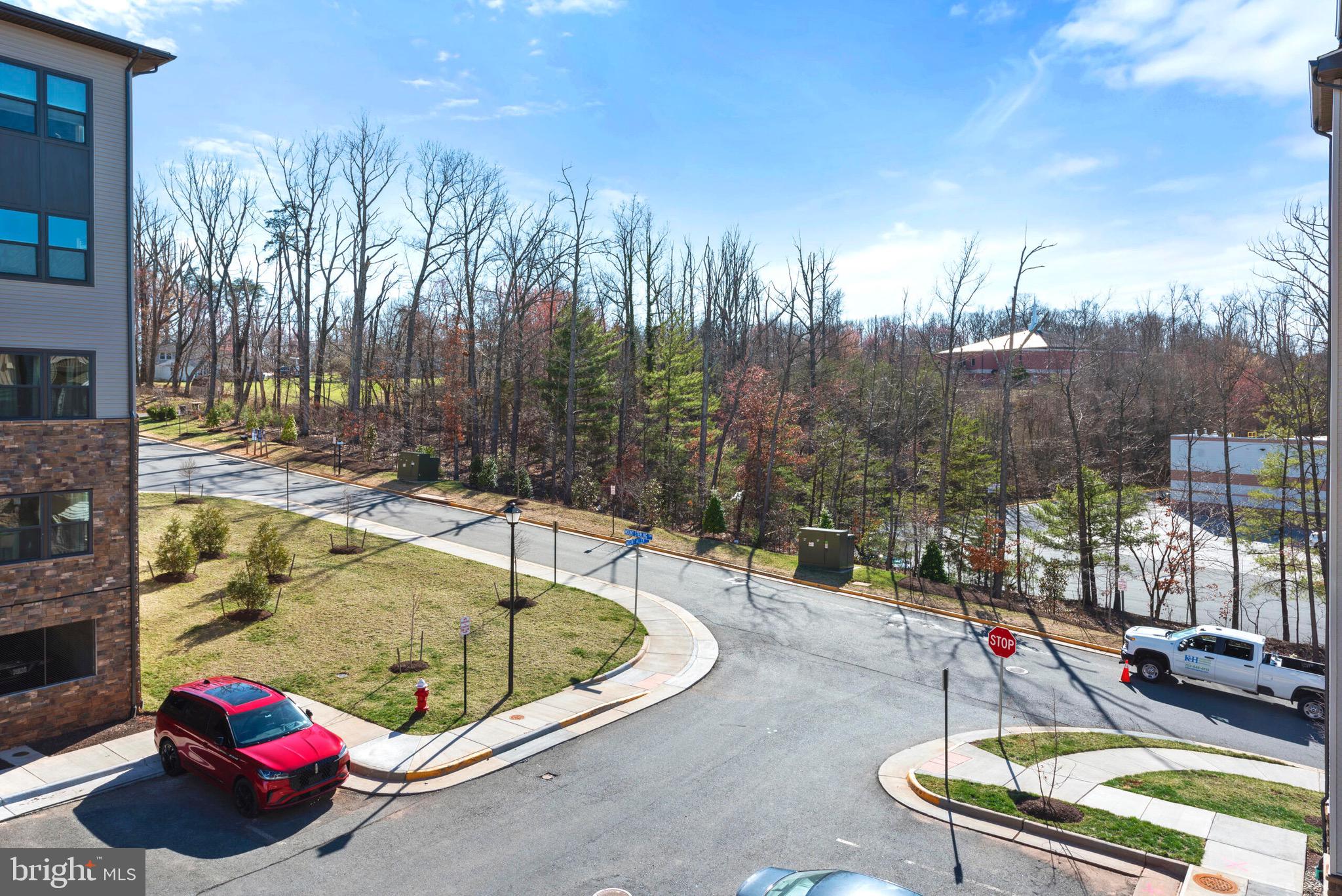 LOUDOUN VIEW CONDO FLATS - Residential Lease
