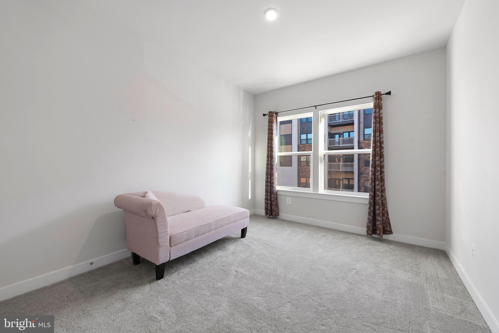 LOUDOUN VIEW CONDO FLATS - Residential Lease