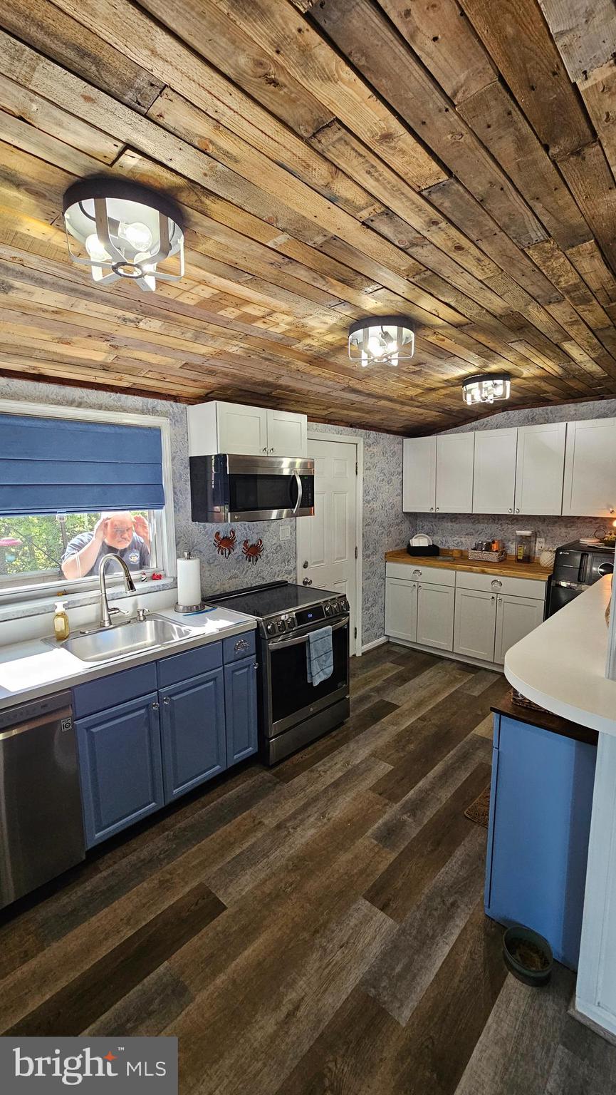 HOLIDAY BEACH - Residential