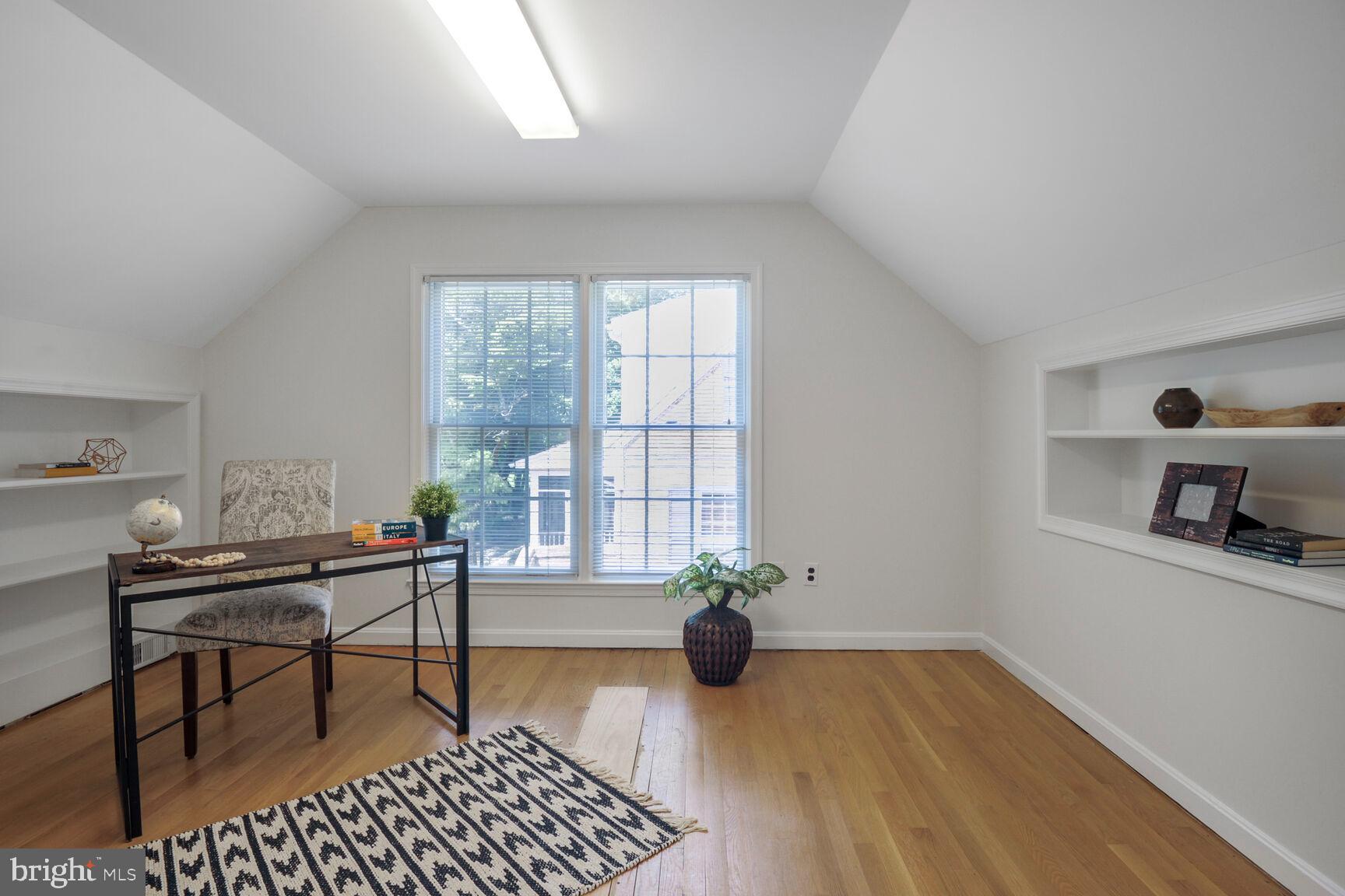 FALLS HILL - Residential