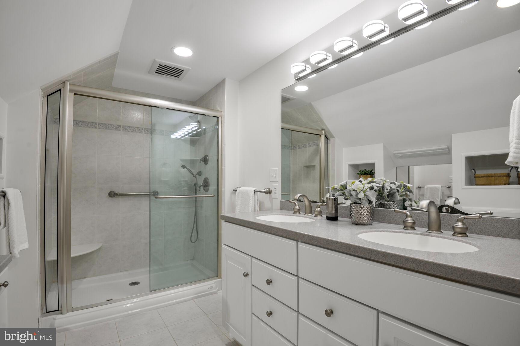 FALLS HILL - Residential