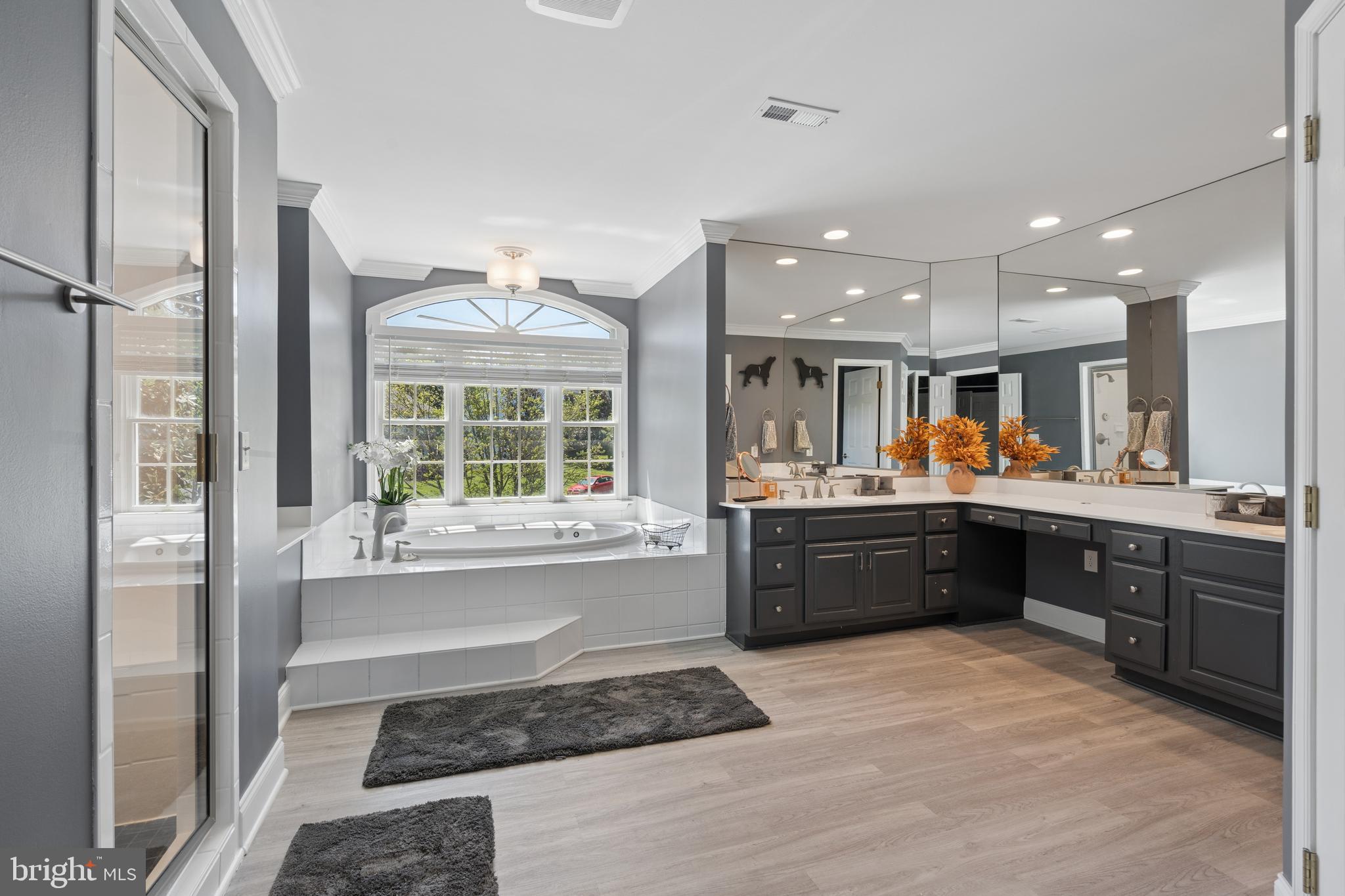 HOLLY HILLS - Residential