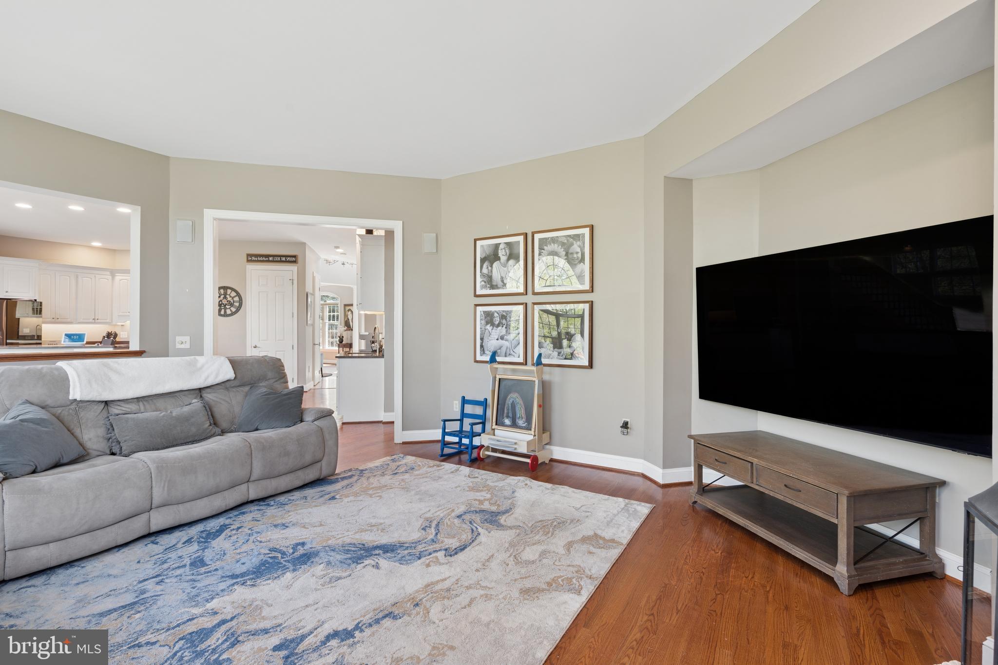 HOLLY HILLS - Residential