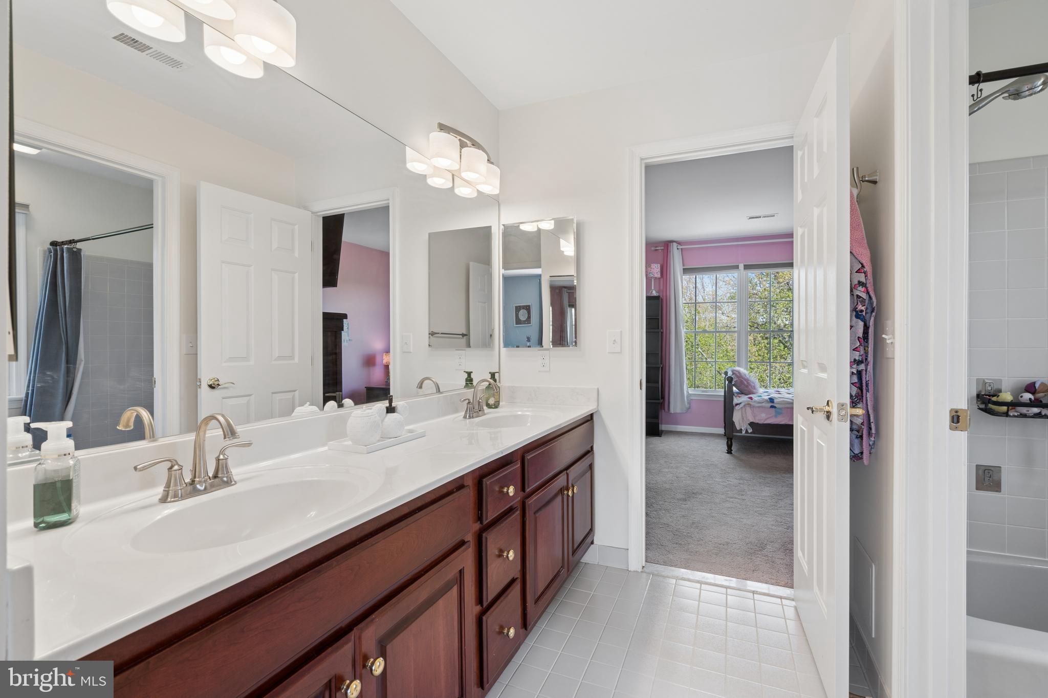 HOLLY HILLS - Residential