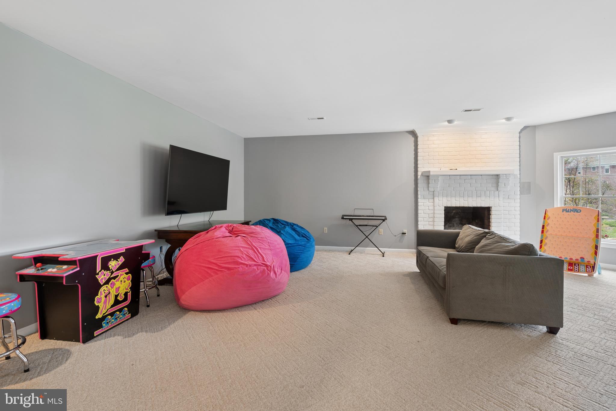 HOLLY HILLS - Residential