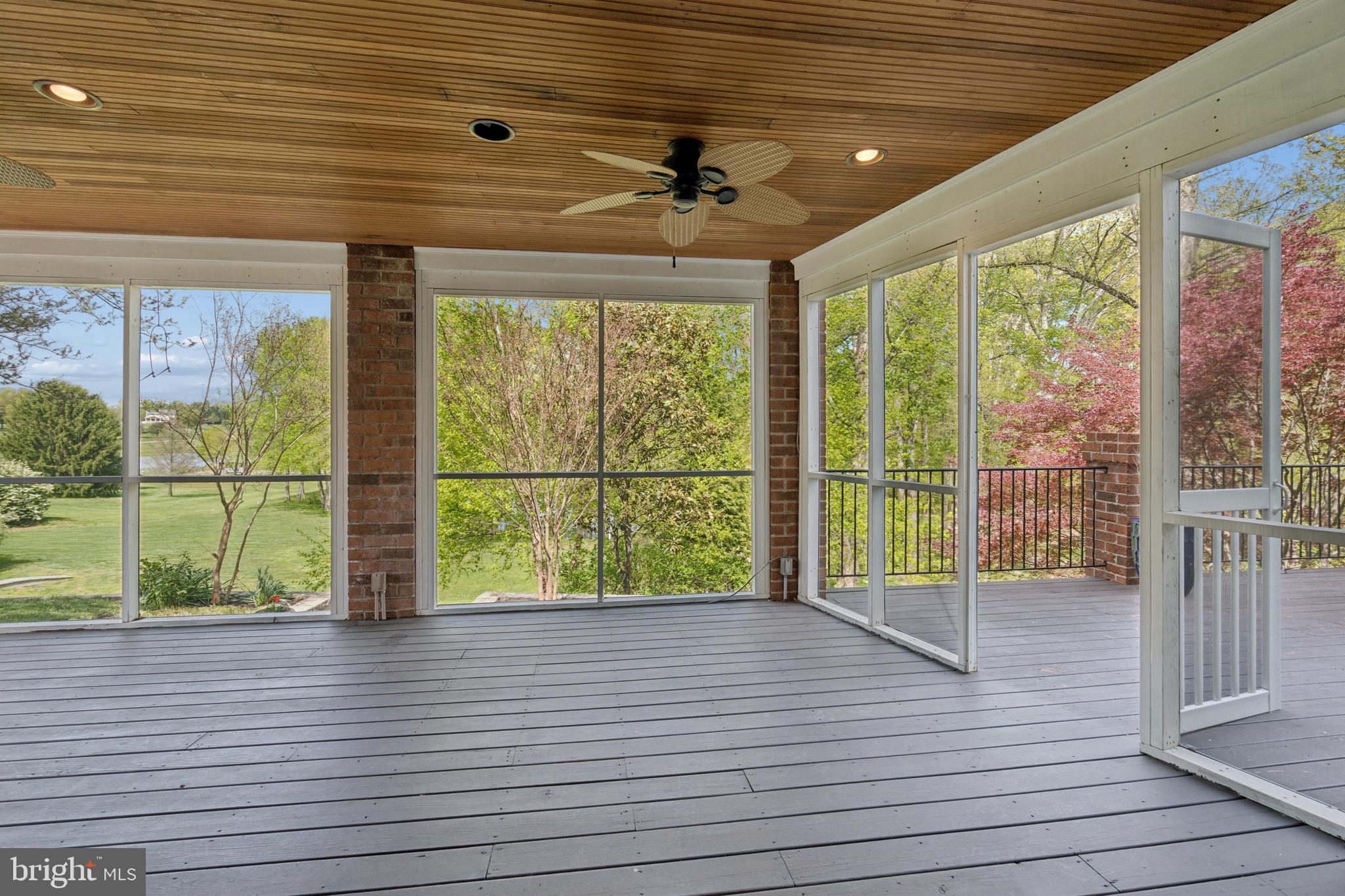 HOLLY HILLS - Residential