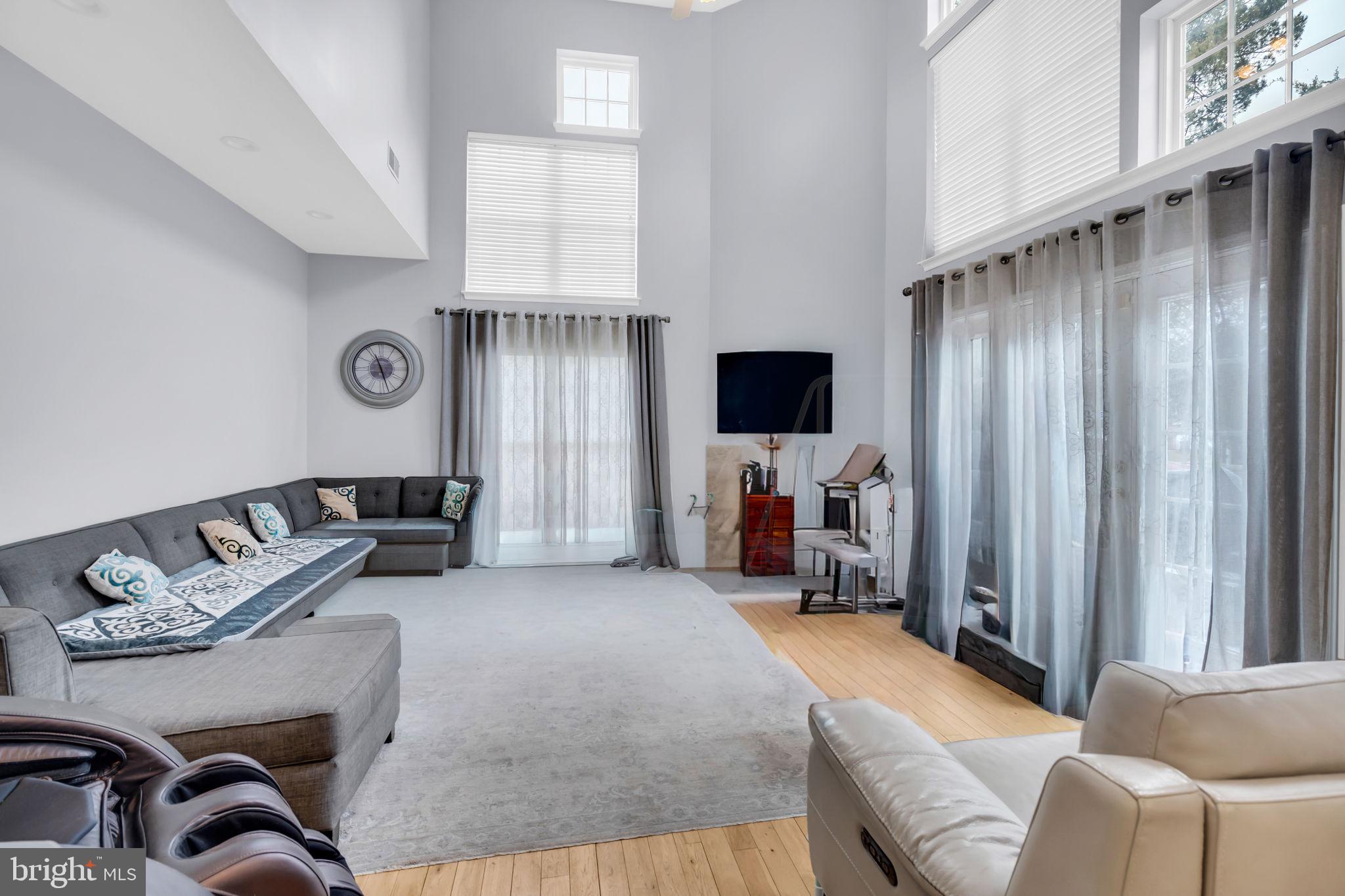 SOUTH RIDING - Residential