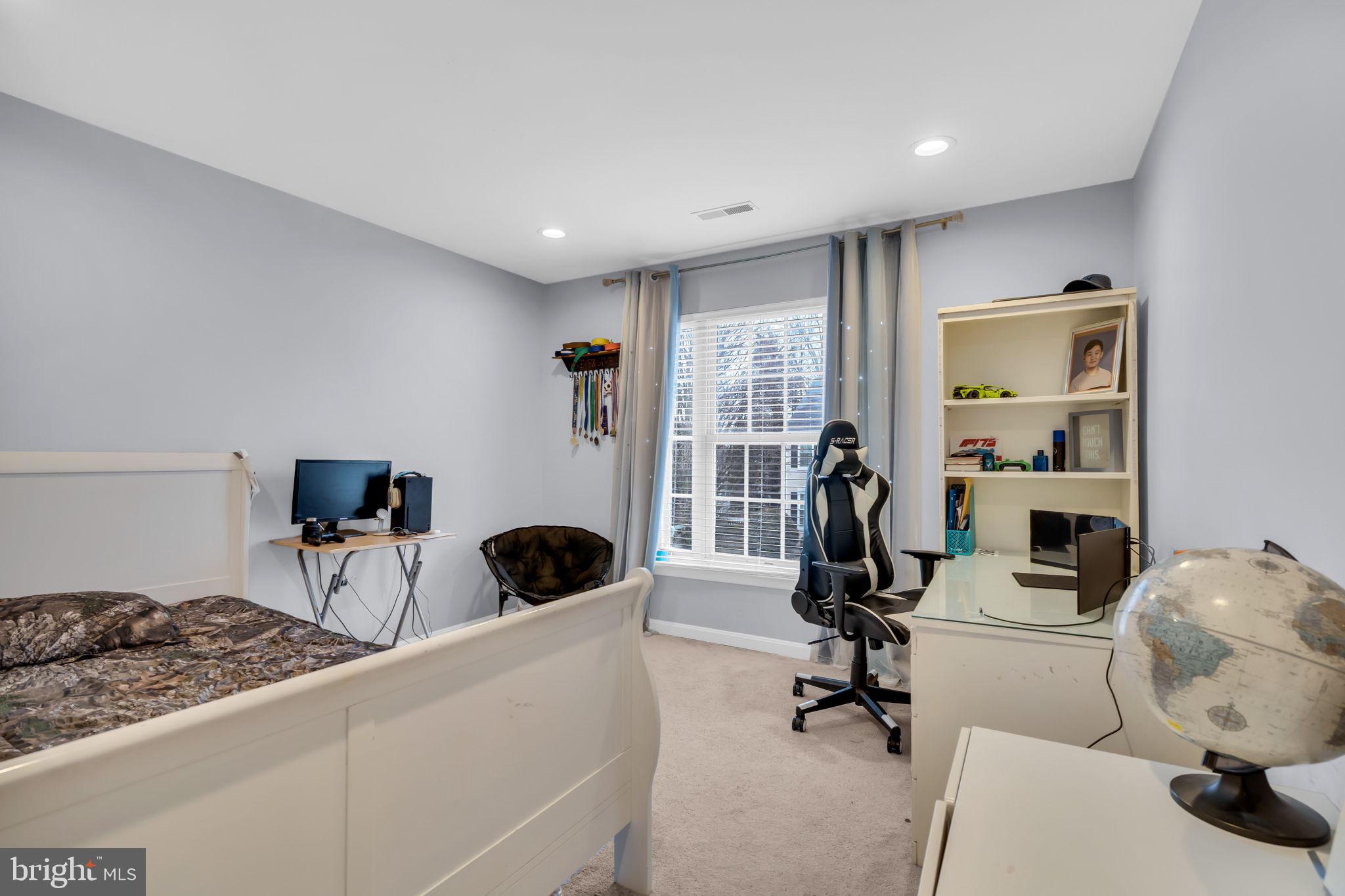 SOUTH RIDING - Residential