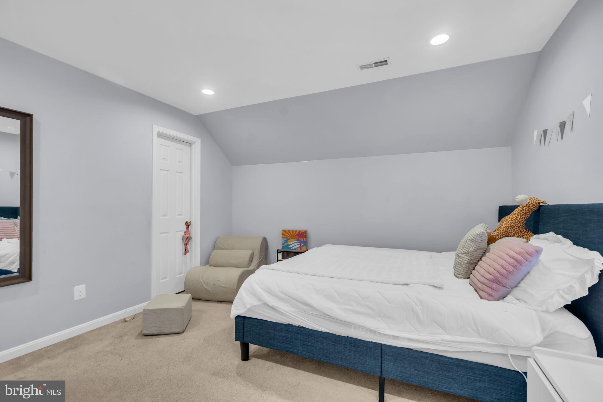 SOUTH RIDING - Residential