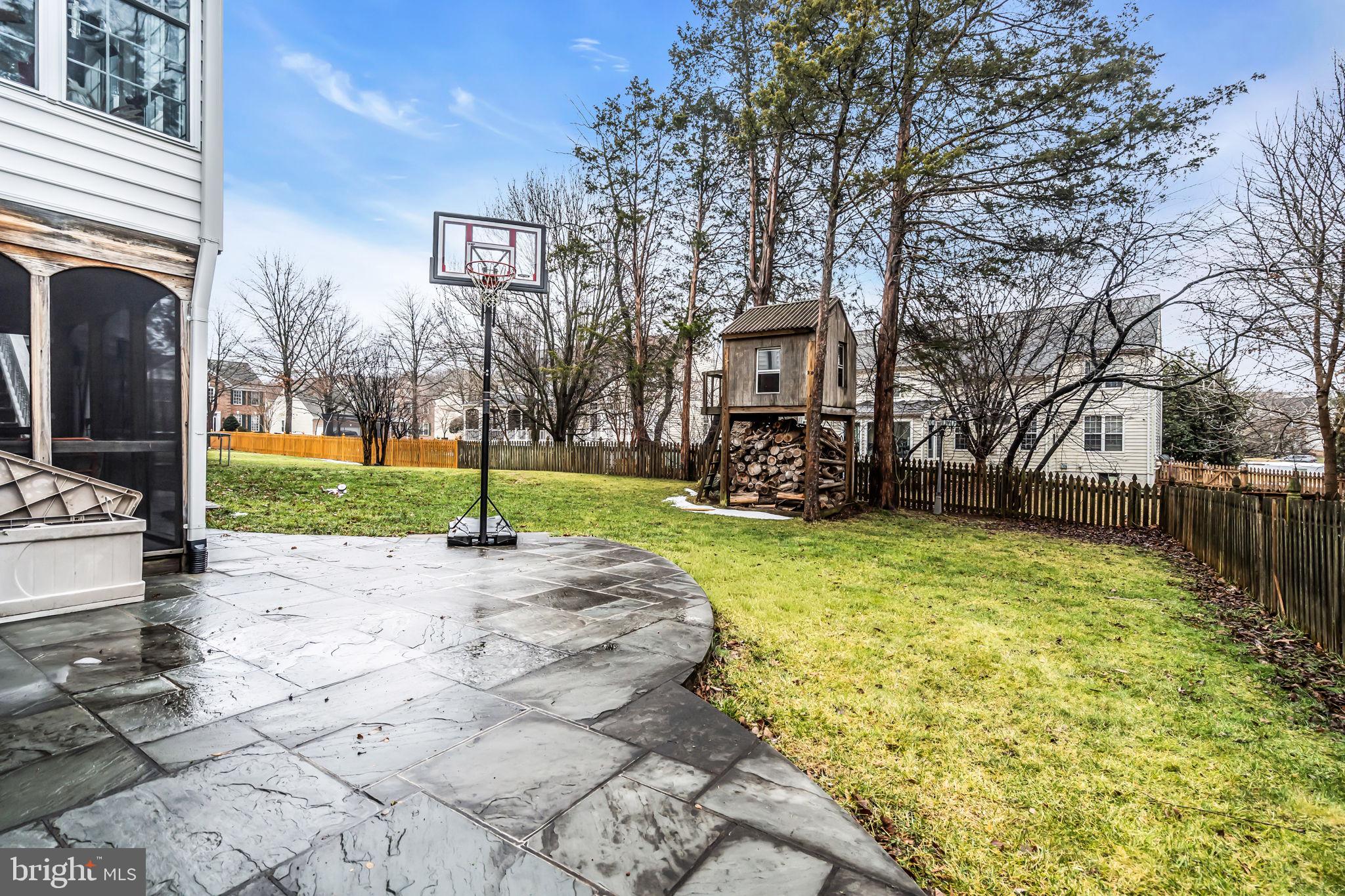 SOUTH RIDING - Residential