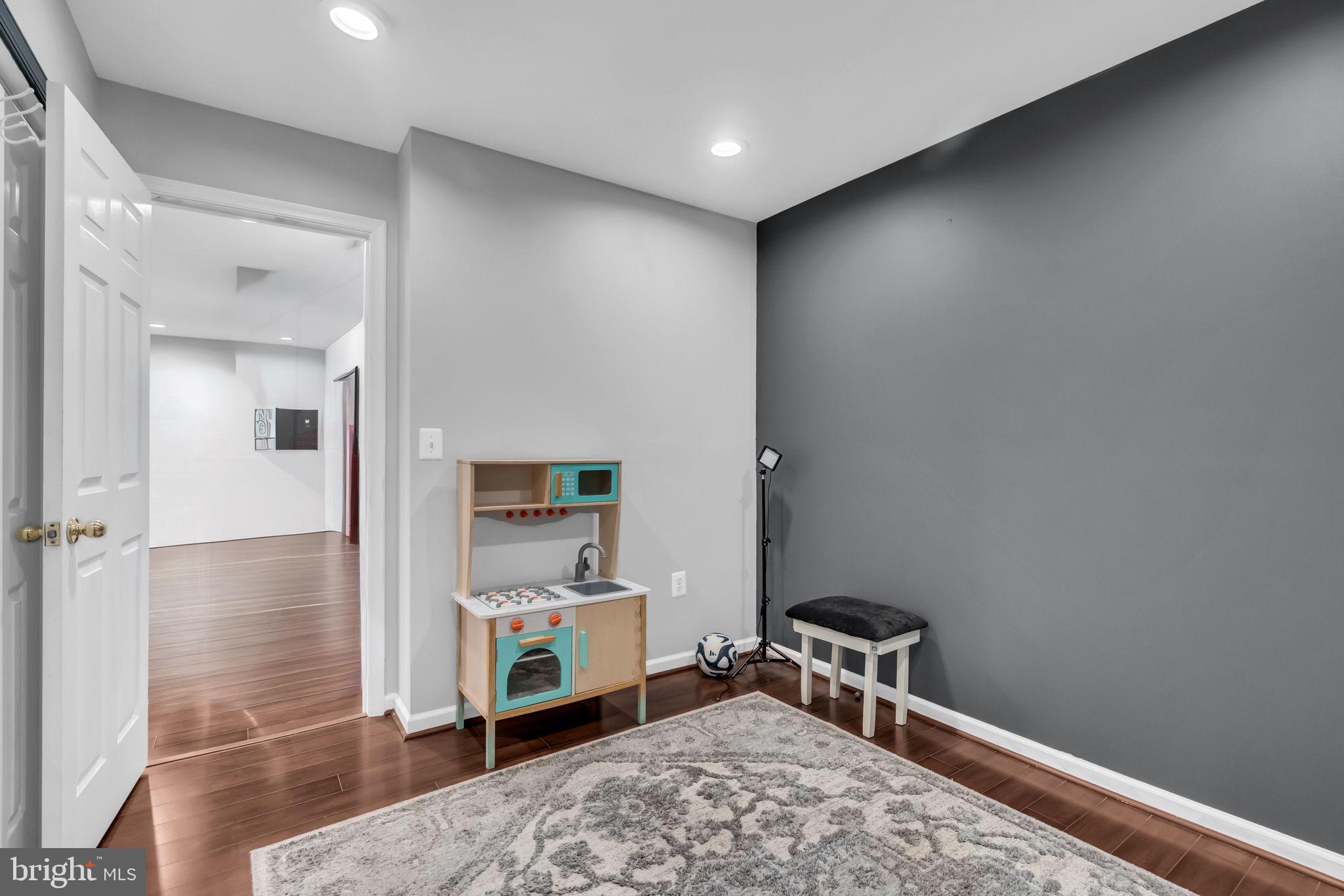 SOUTH RIDING - Residential