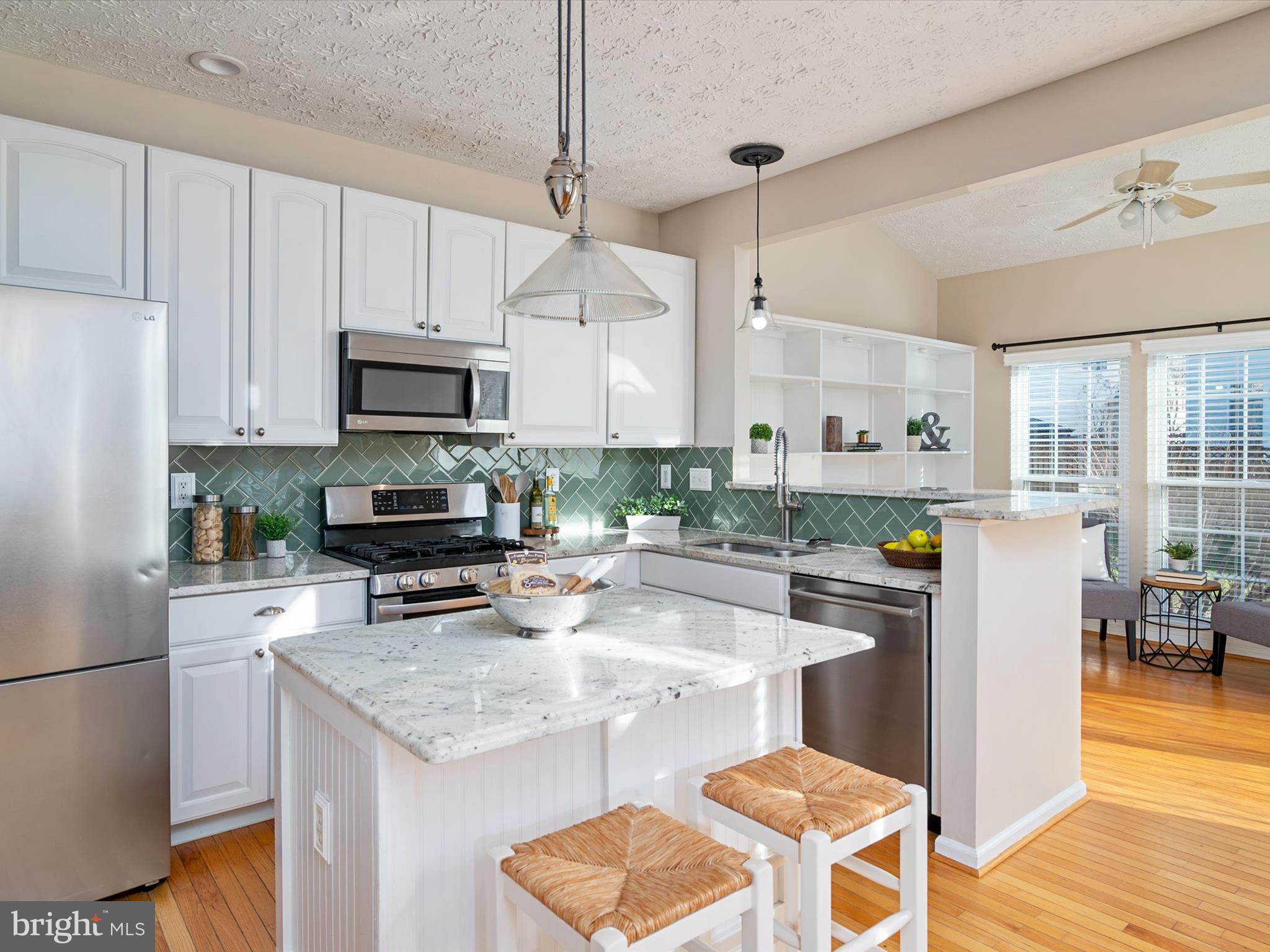 SEVEN OAKS - Residential