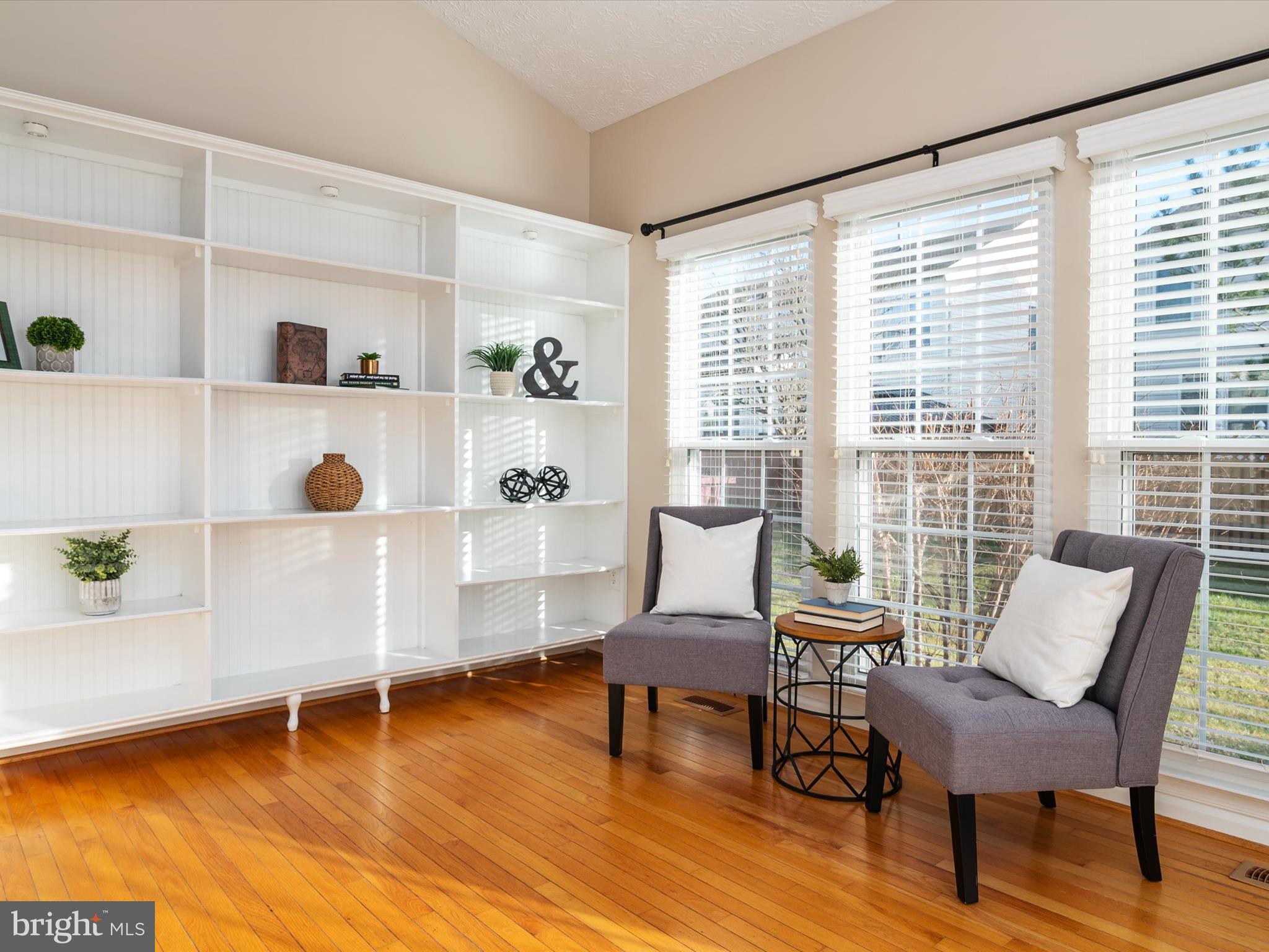 SEVEN OAKS - Residential