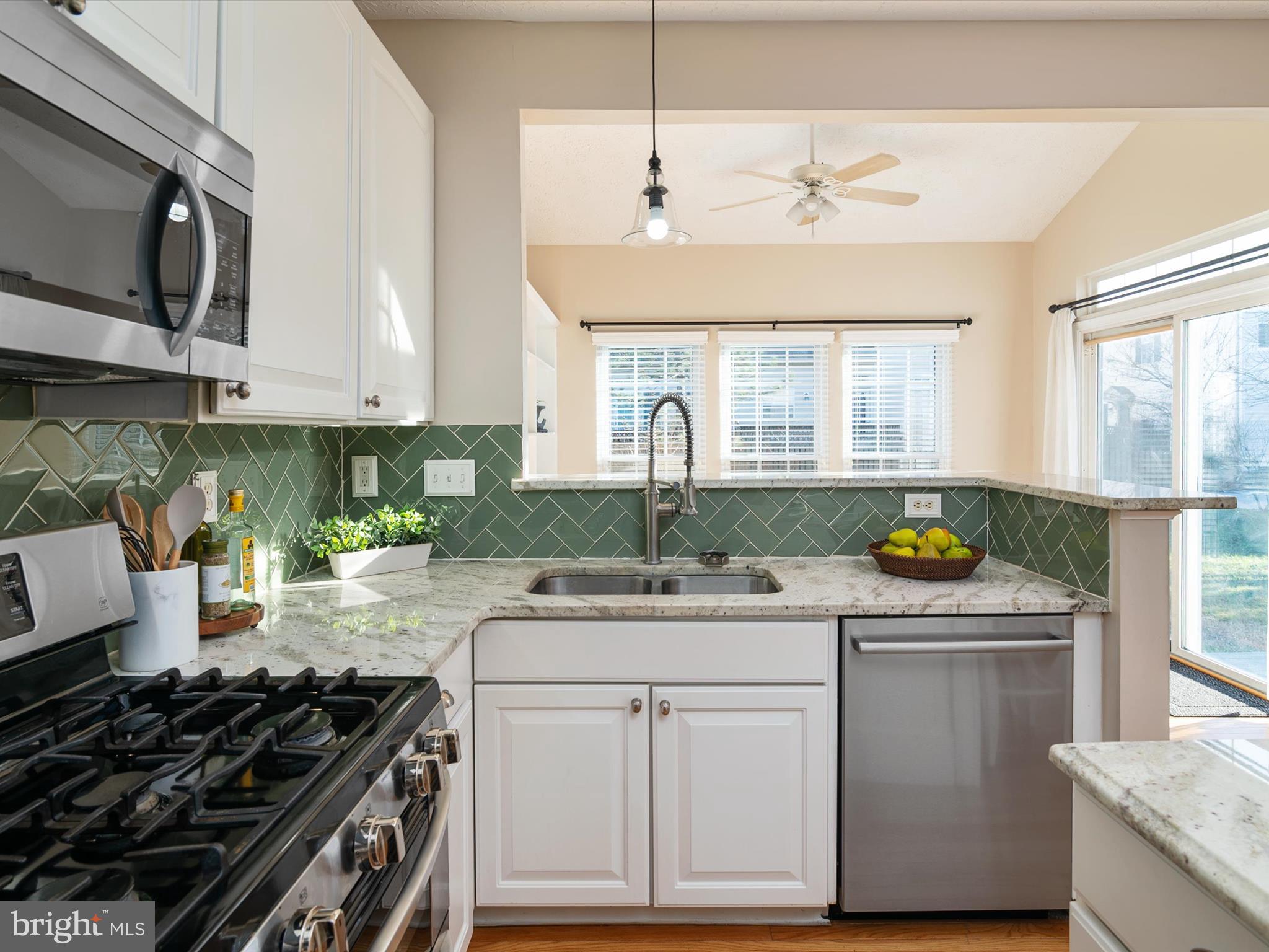 SEVEN OAKS - Residential