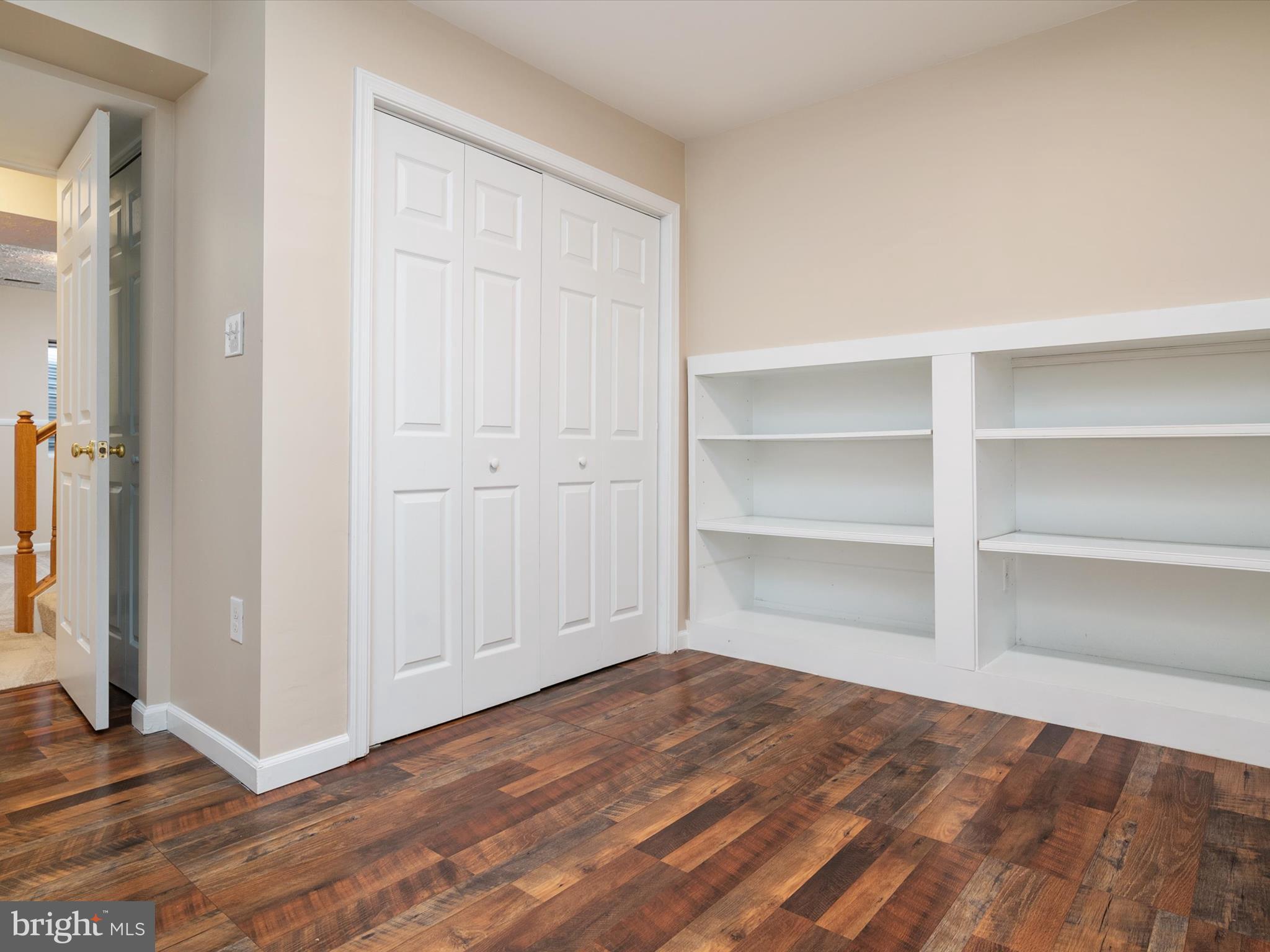 SEVEN OAKS - Residential