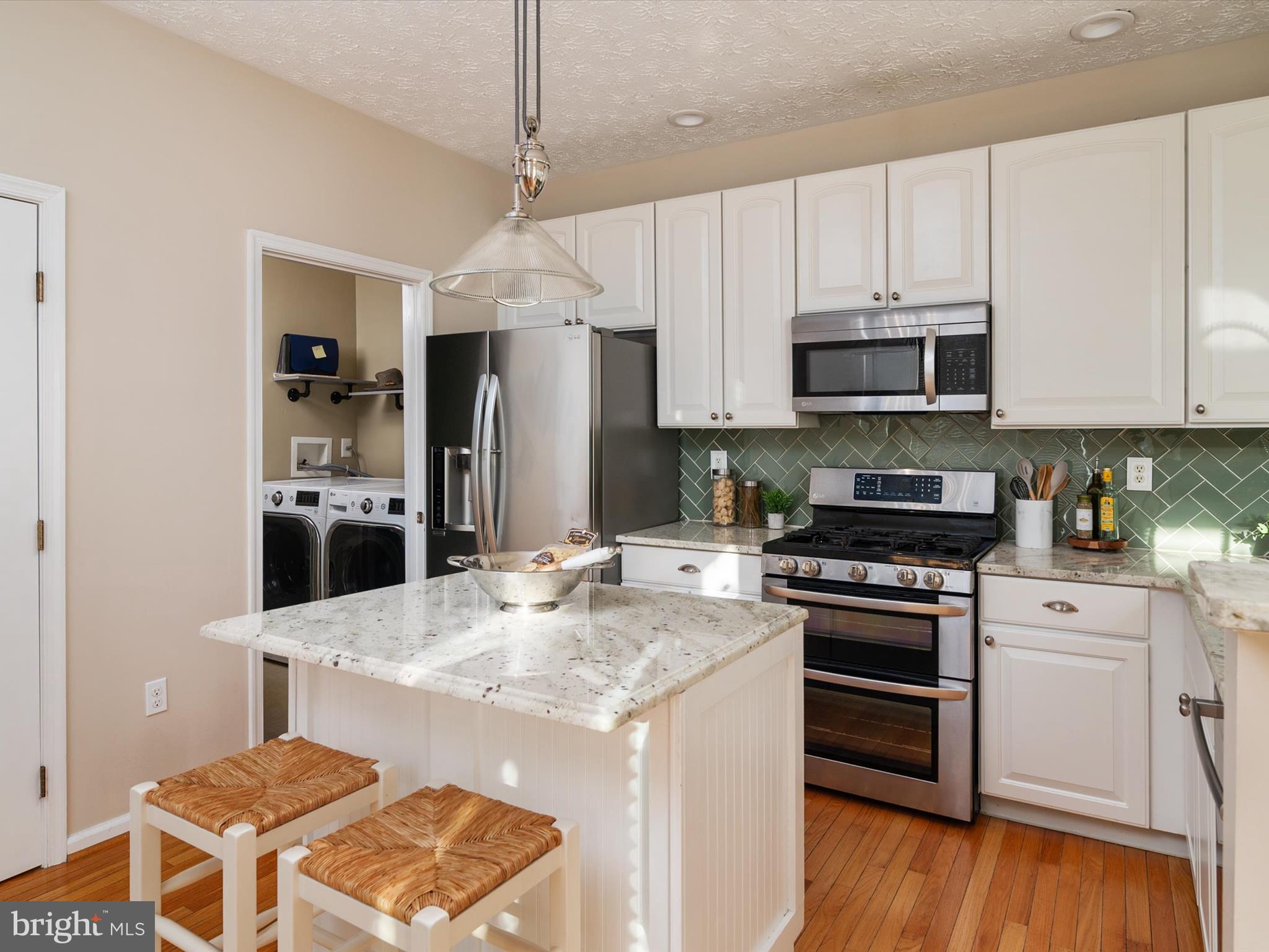 SEVEN OAKS - Residential