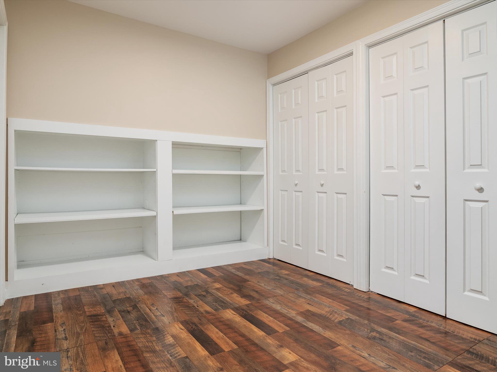 SEVEN OAKS - Residential