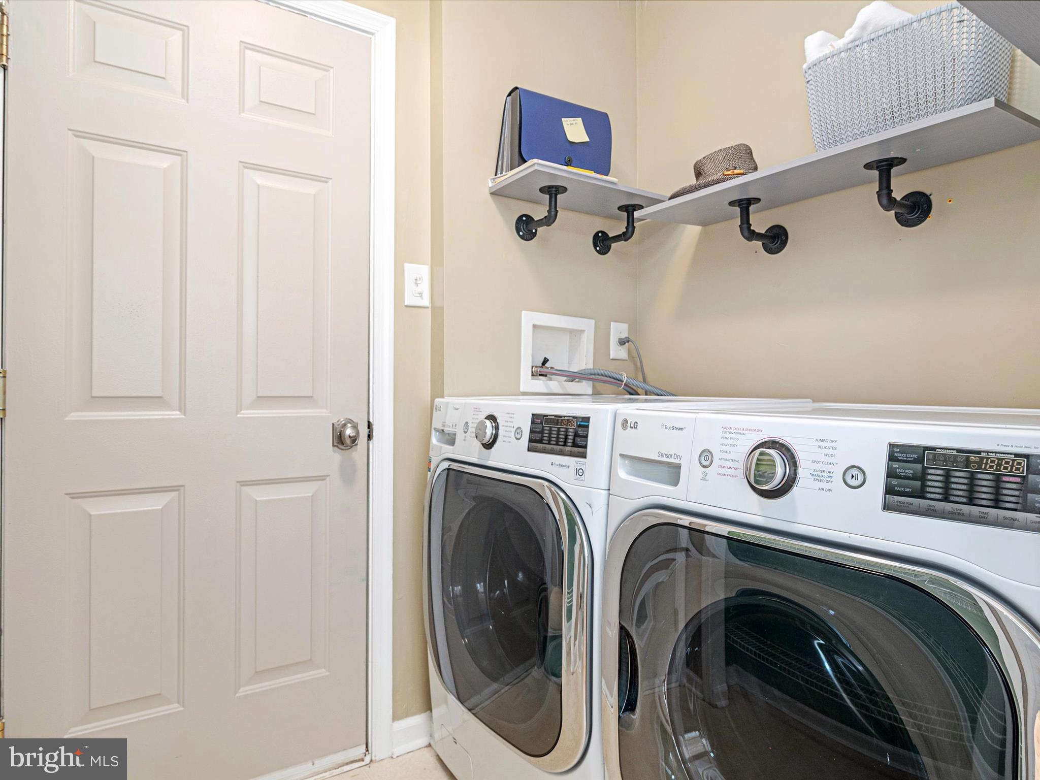 SEVEN OAKS - Residential