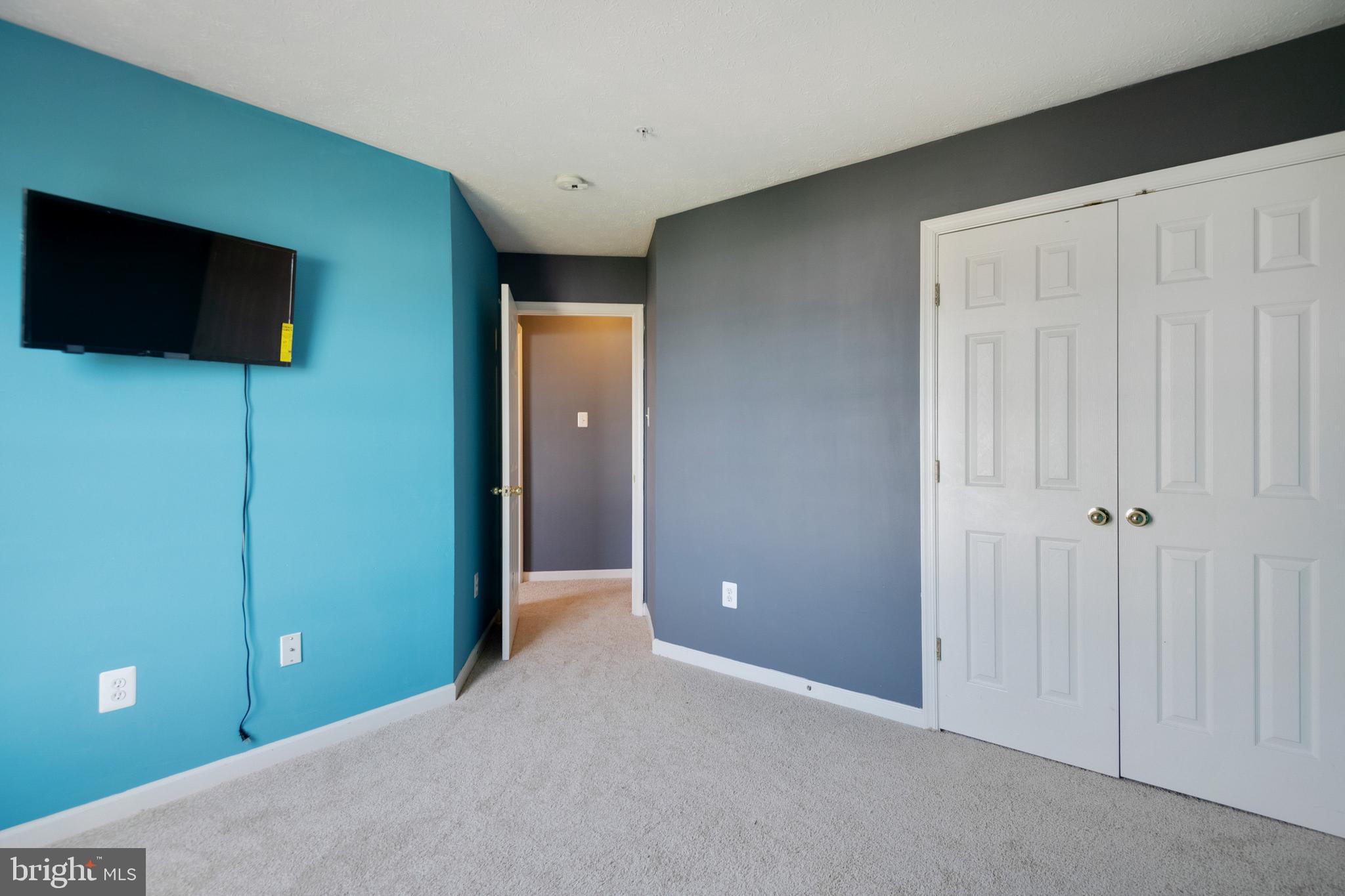 VILLAGE OF MILL RUN - Residential