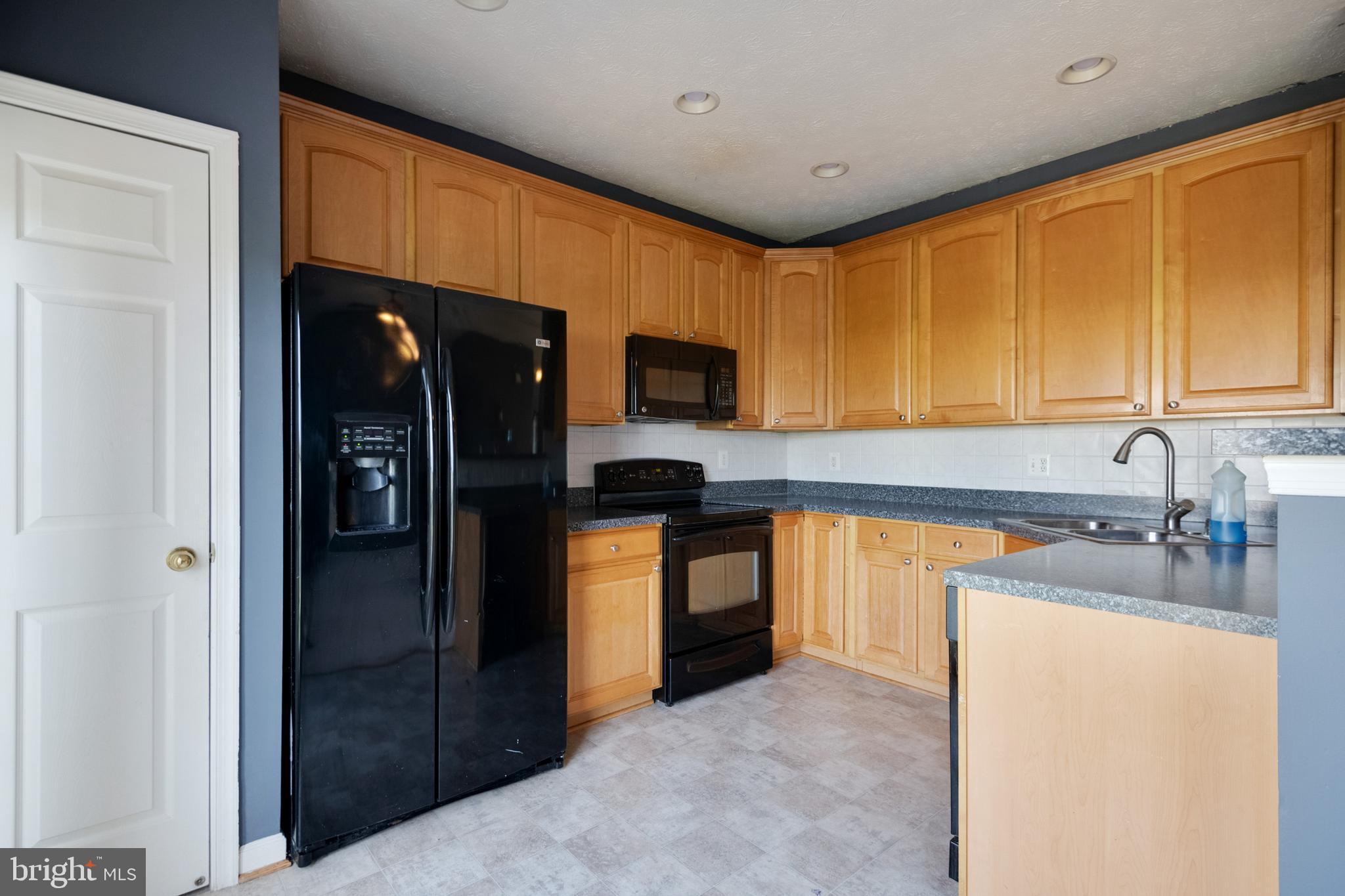 VILLAGE OF MILL RUN - Residential