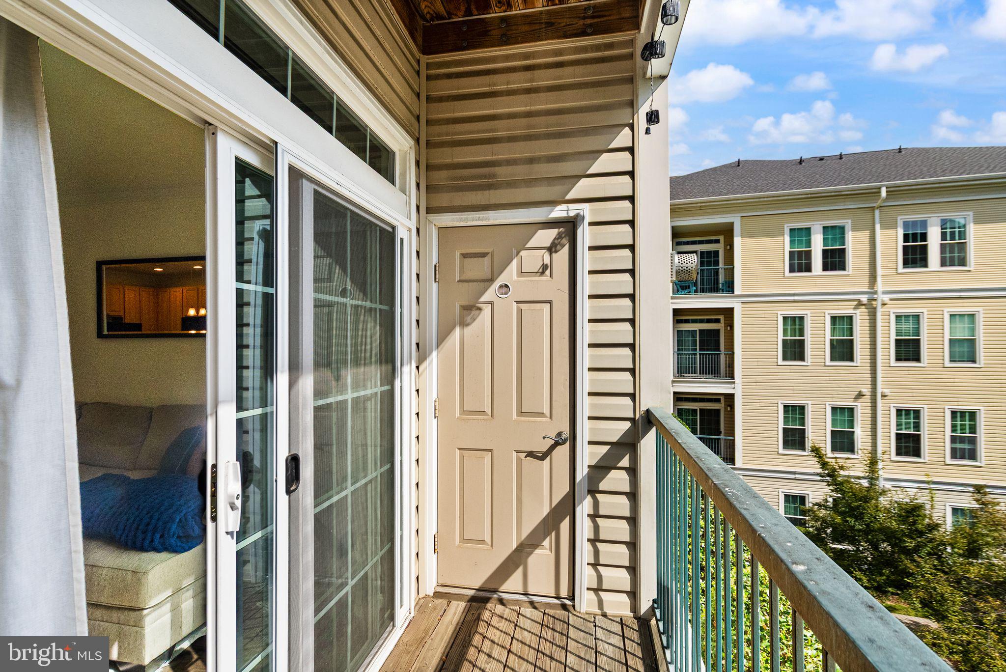 GROVE AT ARLINGTON - Residential