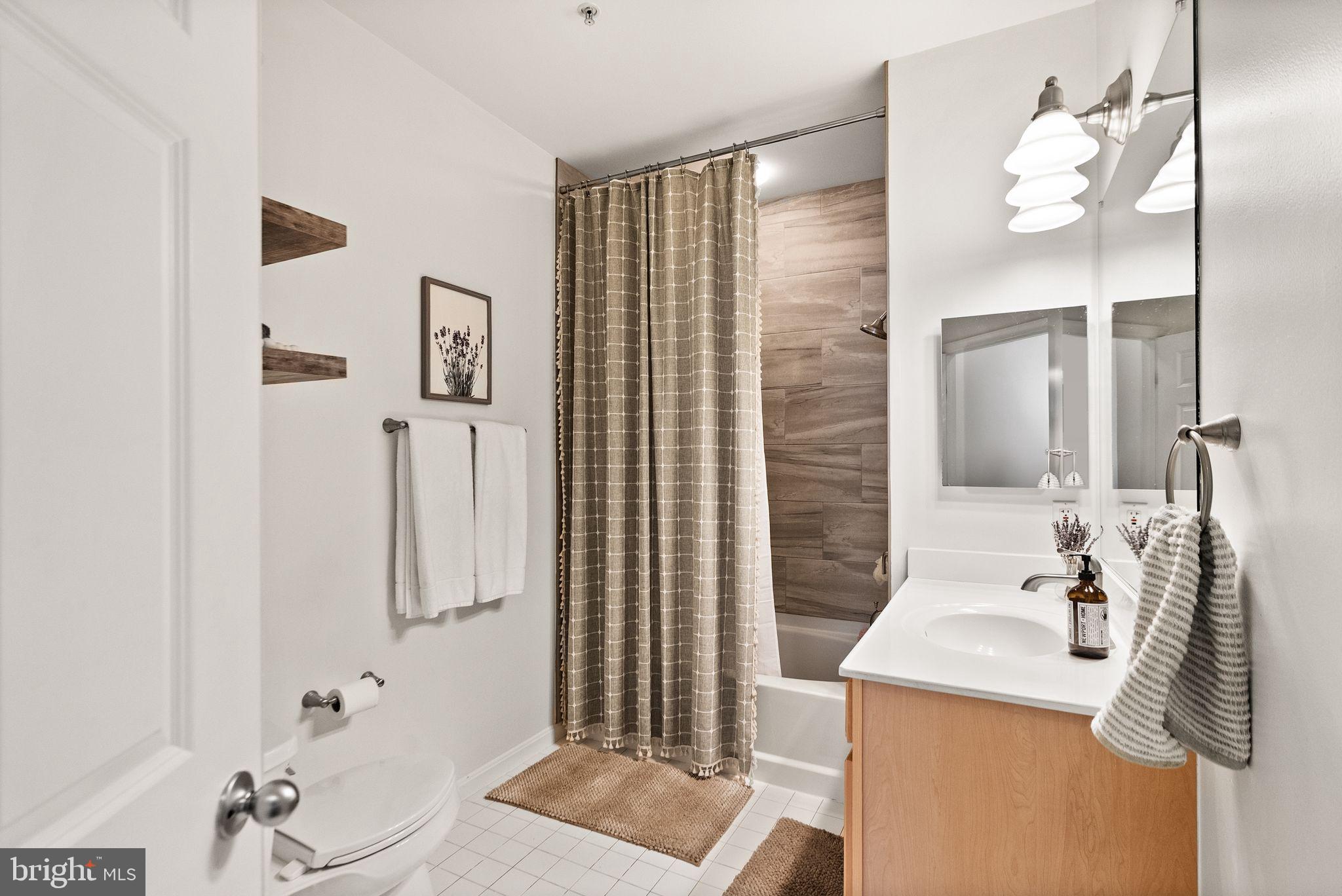 GROVE AT ARLINGTON - Residential