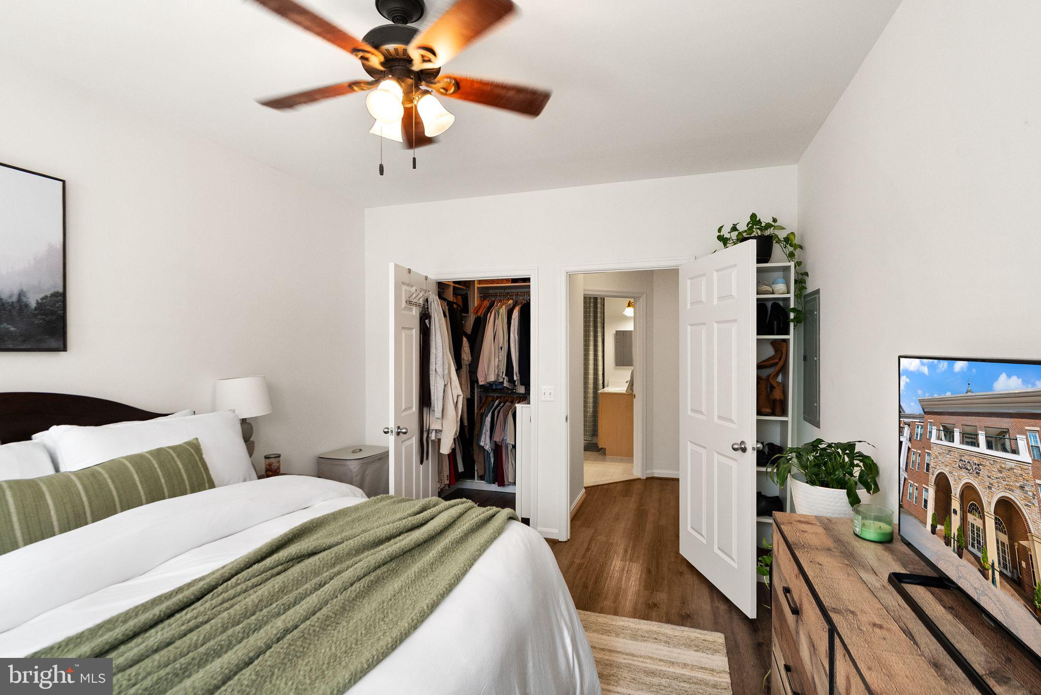 GROVE AT ARLINGTON - Residential