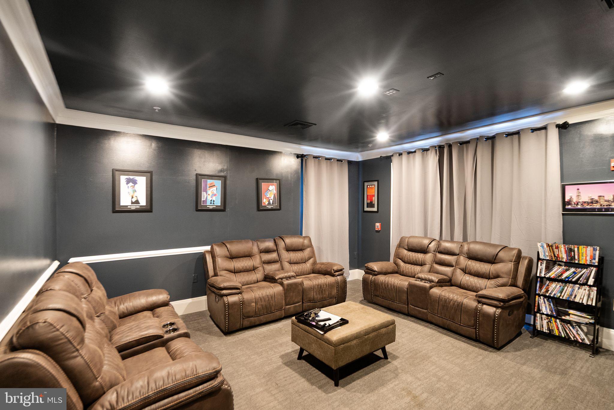 GROVE AT ARLINGTON - Residential