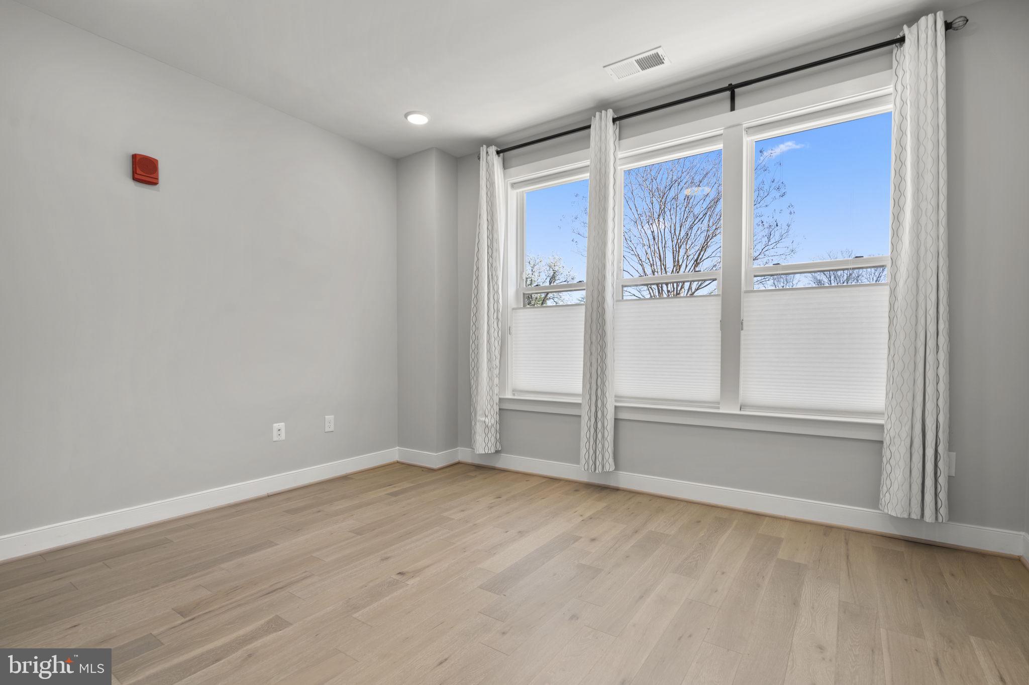 LOFTS AT RESTON STATION - Residential