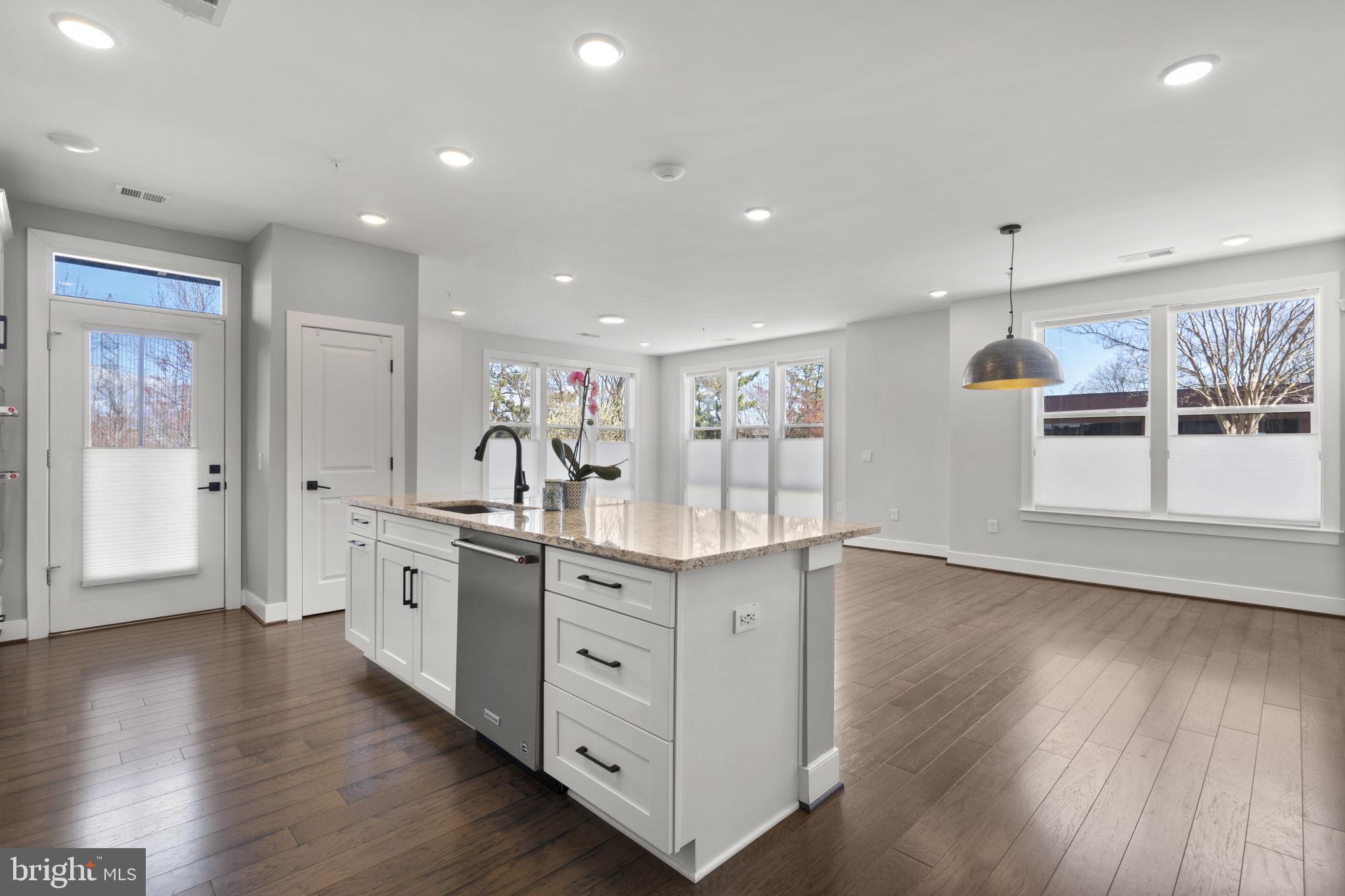 LOFTS AT RESTON STATION - Residential