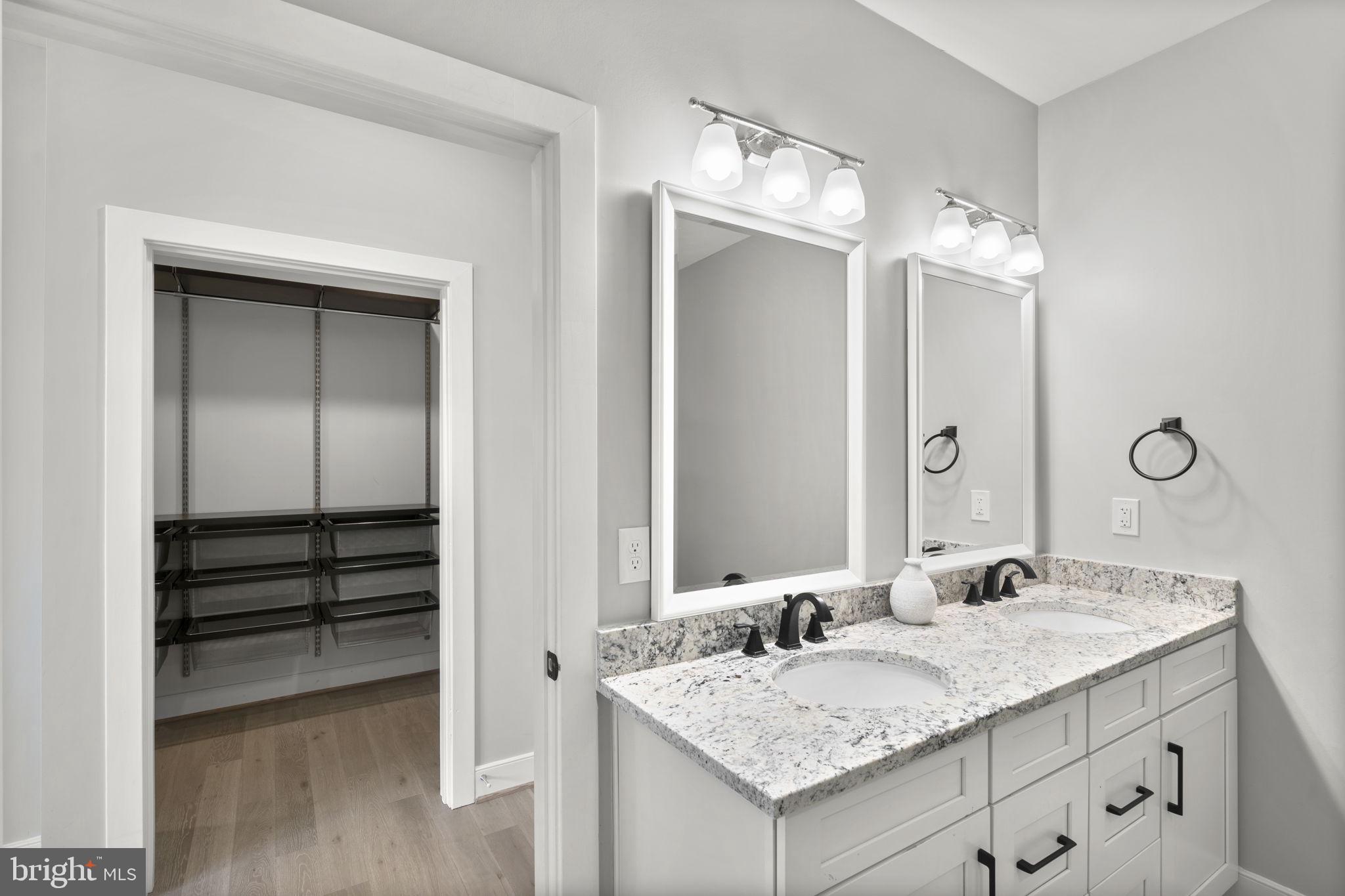 LOFTS AT RESTON STATION - Residential