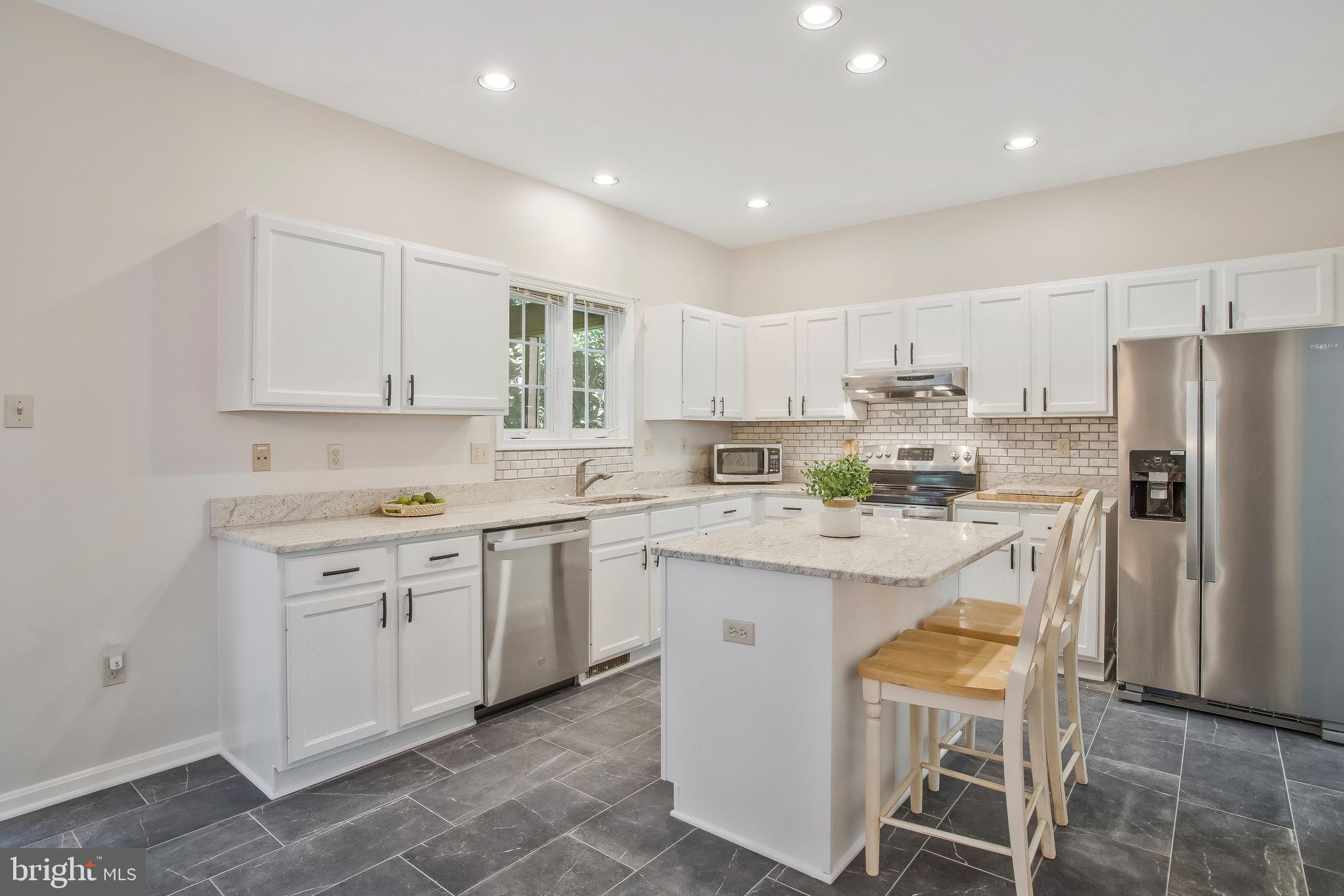 VILLAGE OF RIVER HILL - Residential