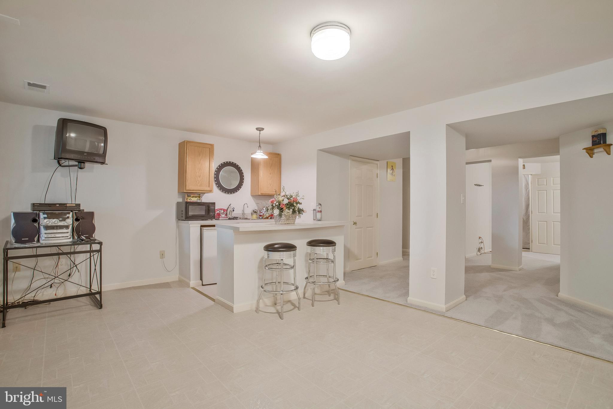 VILLAGE OF RIVER HILL - Residential