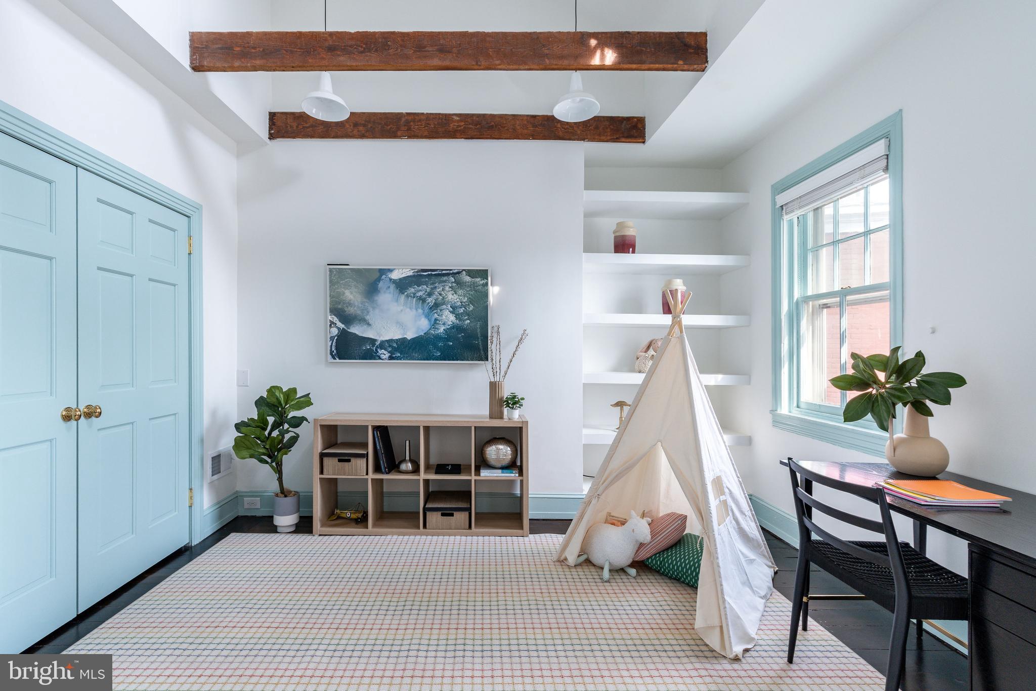 SOCIETY HILL - Residential