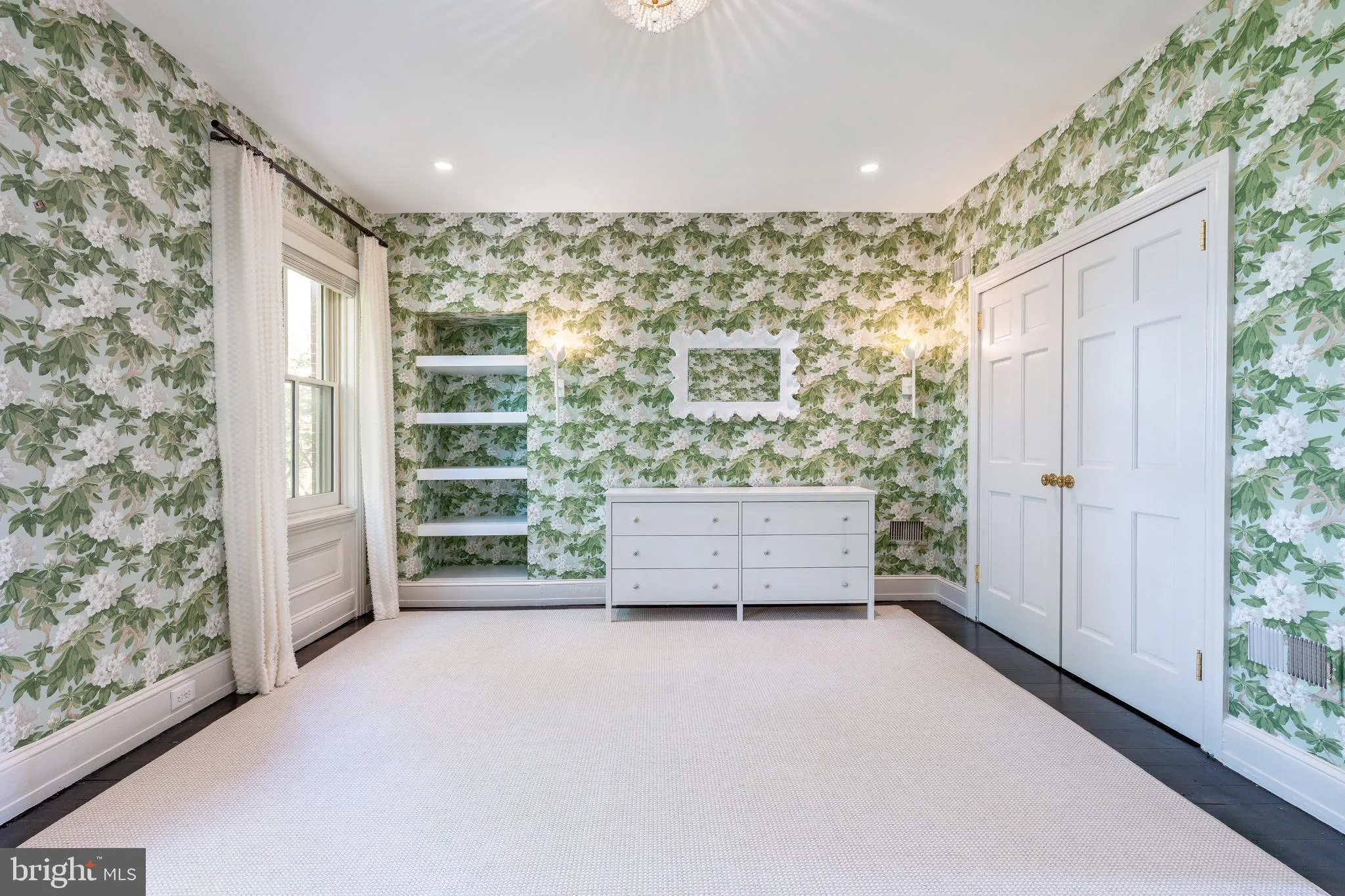 Philadelphia, Pennsylvania 19106, United States, 4 Bedrooms Bedrooms, ,4 BathroomsBathrooms,Residential,Contingent,120539