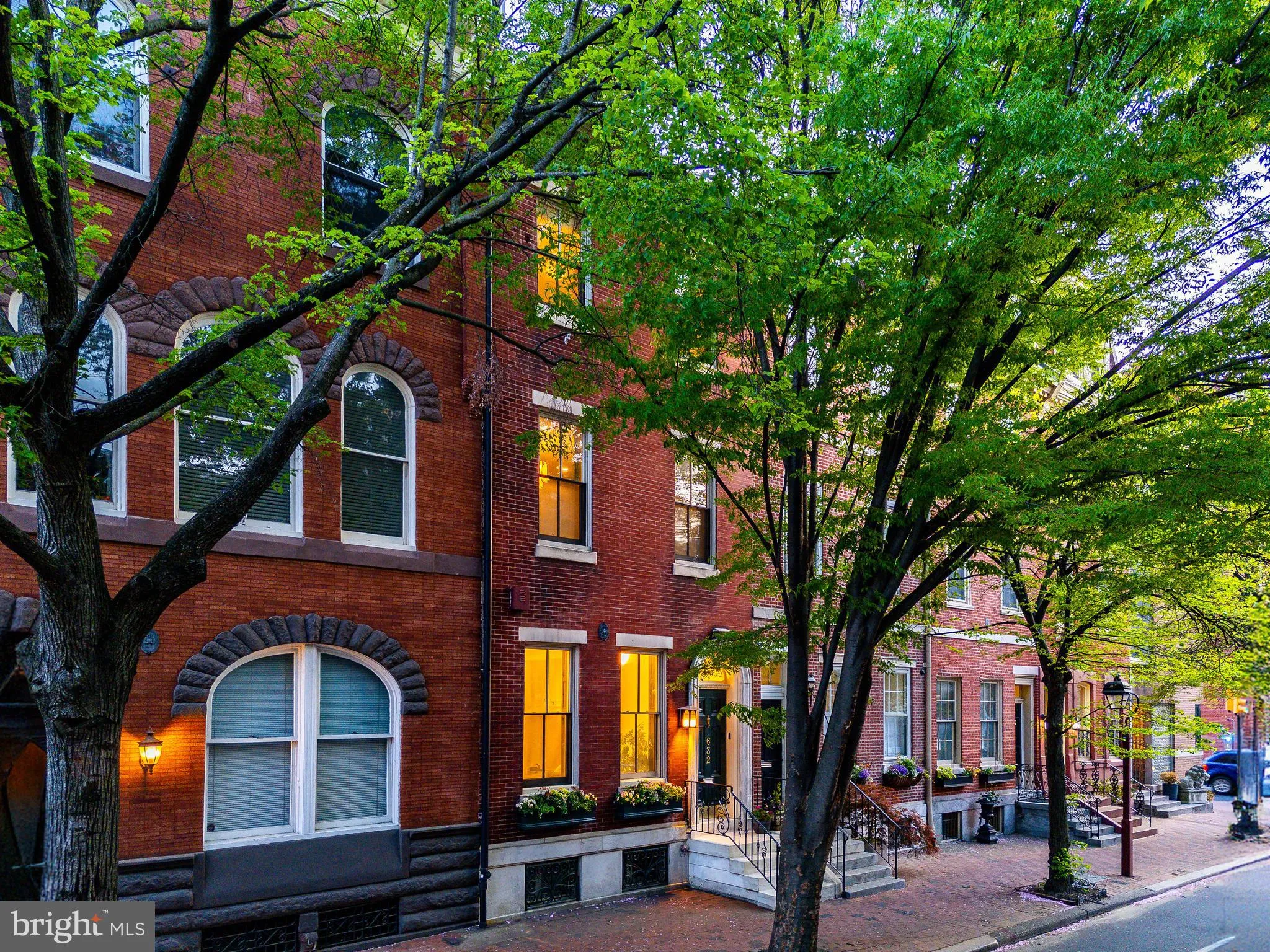 Philadelphia, Pennsylvania 19106, United States, 4 Bedrooms Bedrooms, ,4 BathroomsBathrooms,Residential,Contingent,120539